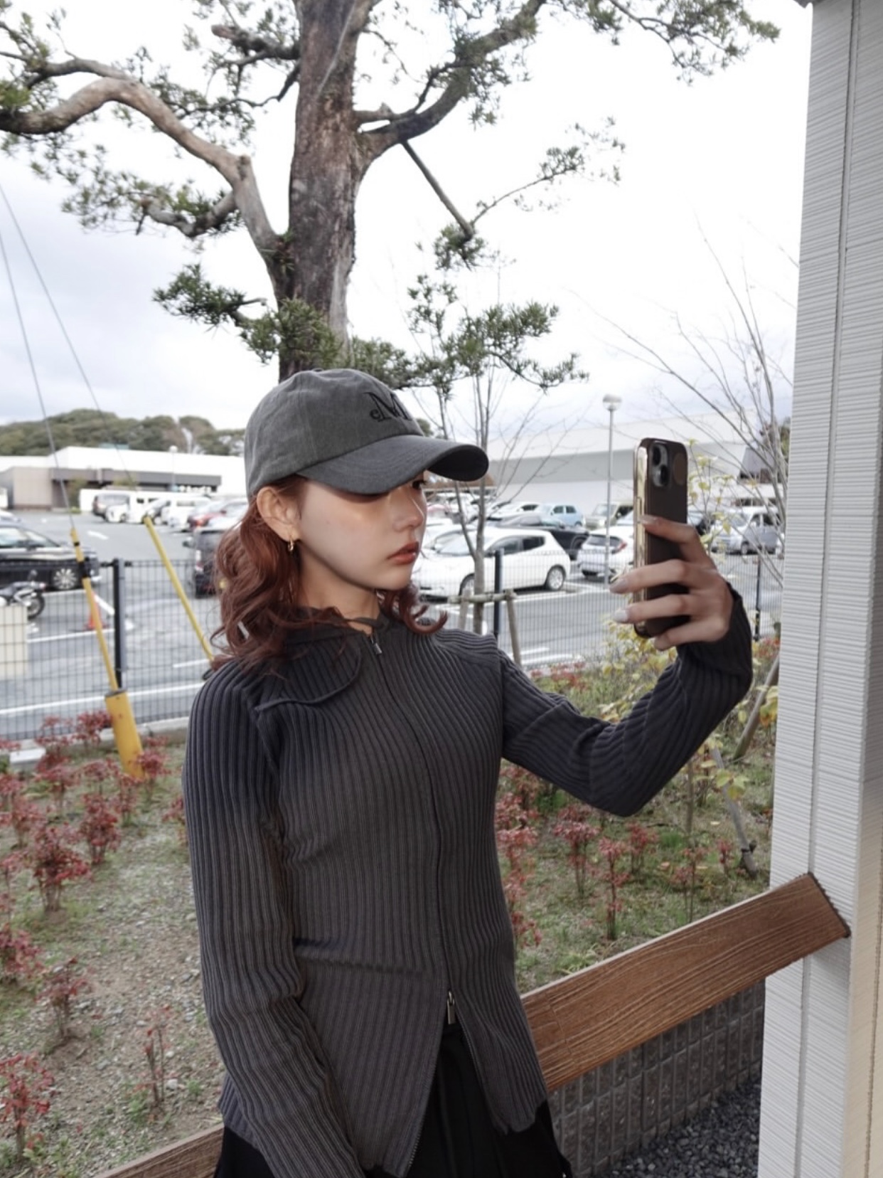 MUCENT Signature Ballcap Dyeing Gray Denim 착용 스타일 - 2
