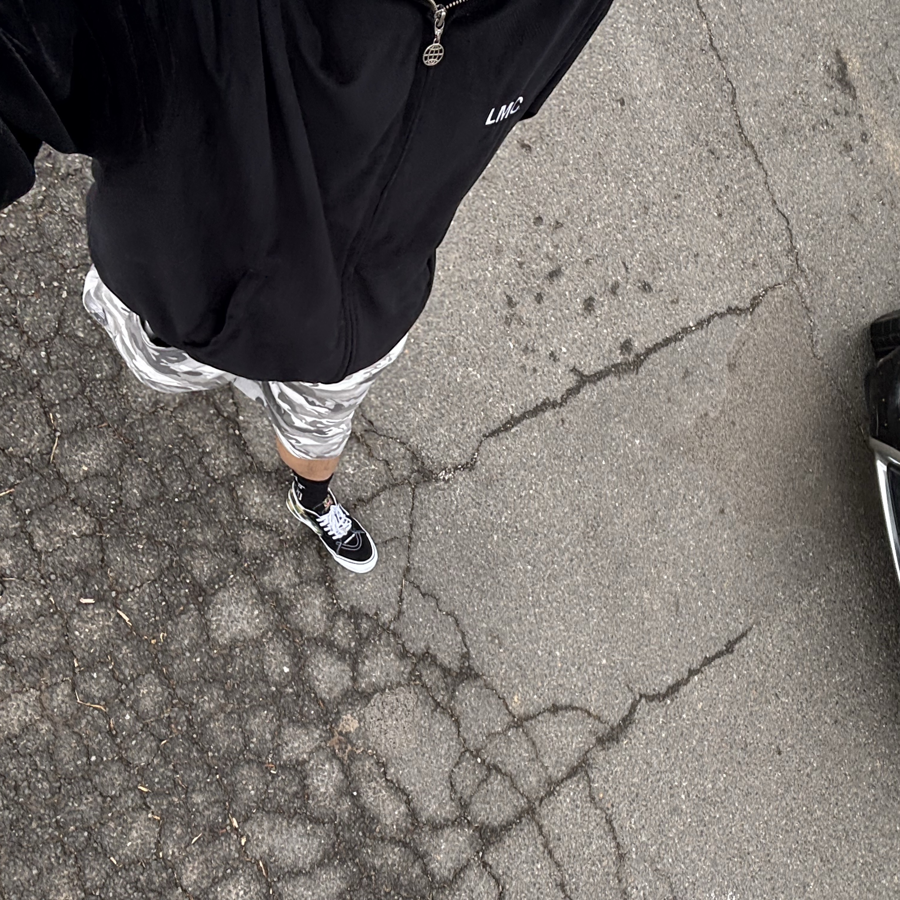 Vans x BAPE Sk8-Mid Reissue 83 LX Black 착용 스타일 - 2