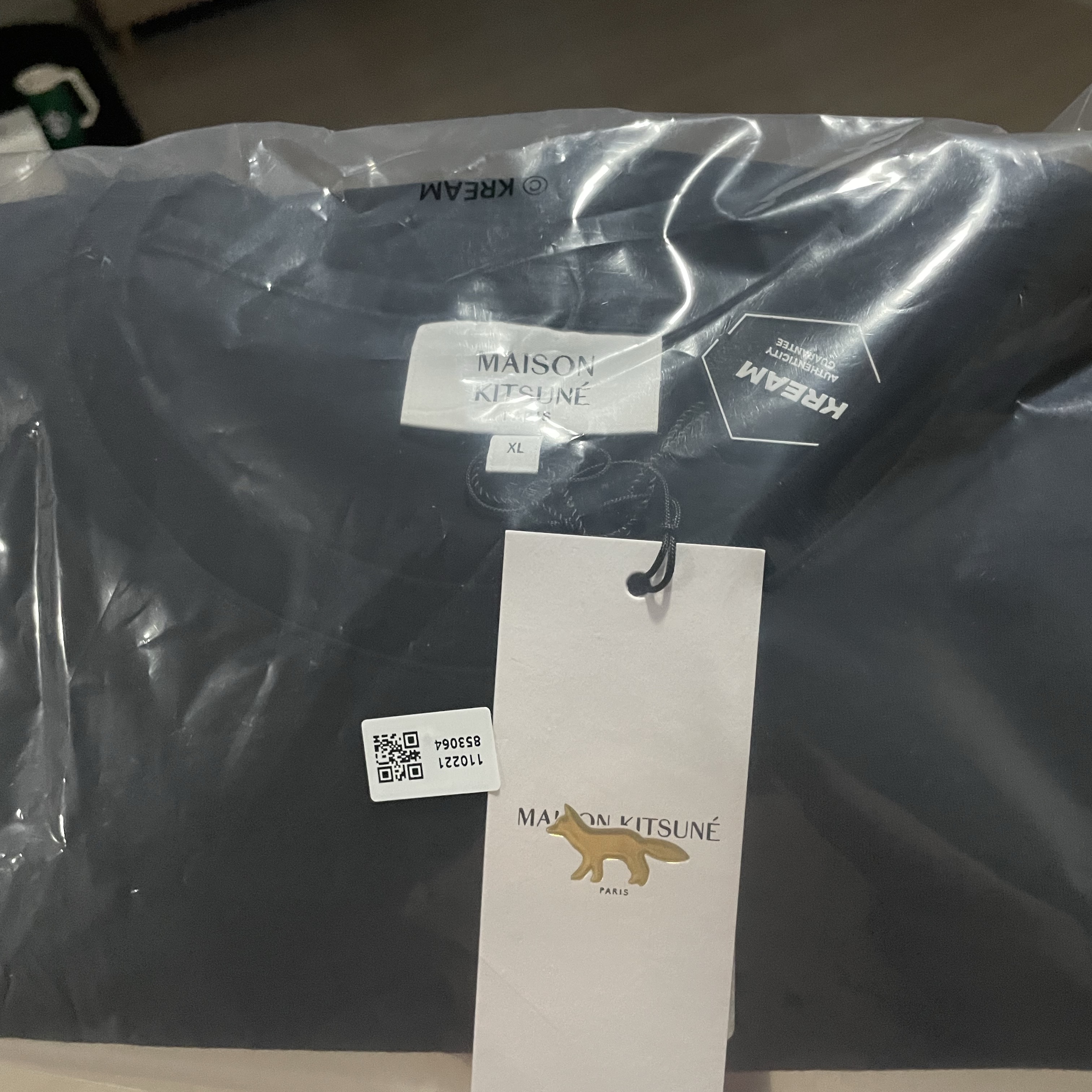Maison Kitsune Chillax Fox Patch Regular T-Shirt Black 착용 스타일