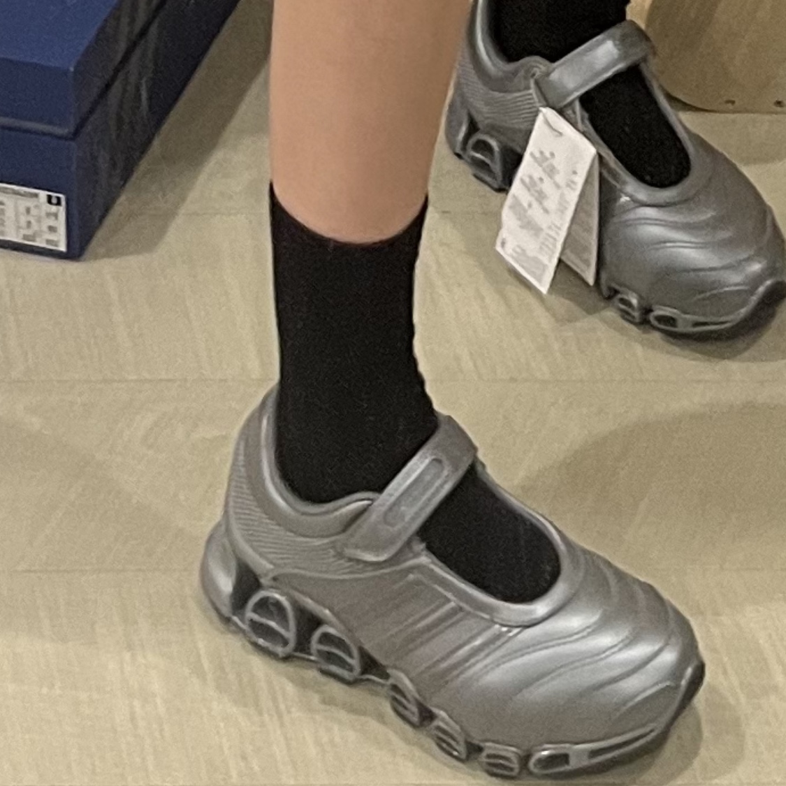 (W) Adidas x Taqwa Bint Ali Megaride Mary Jane Iron Metallic Cyber Metallic 착용 스타일