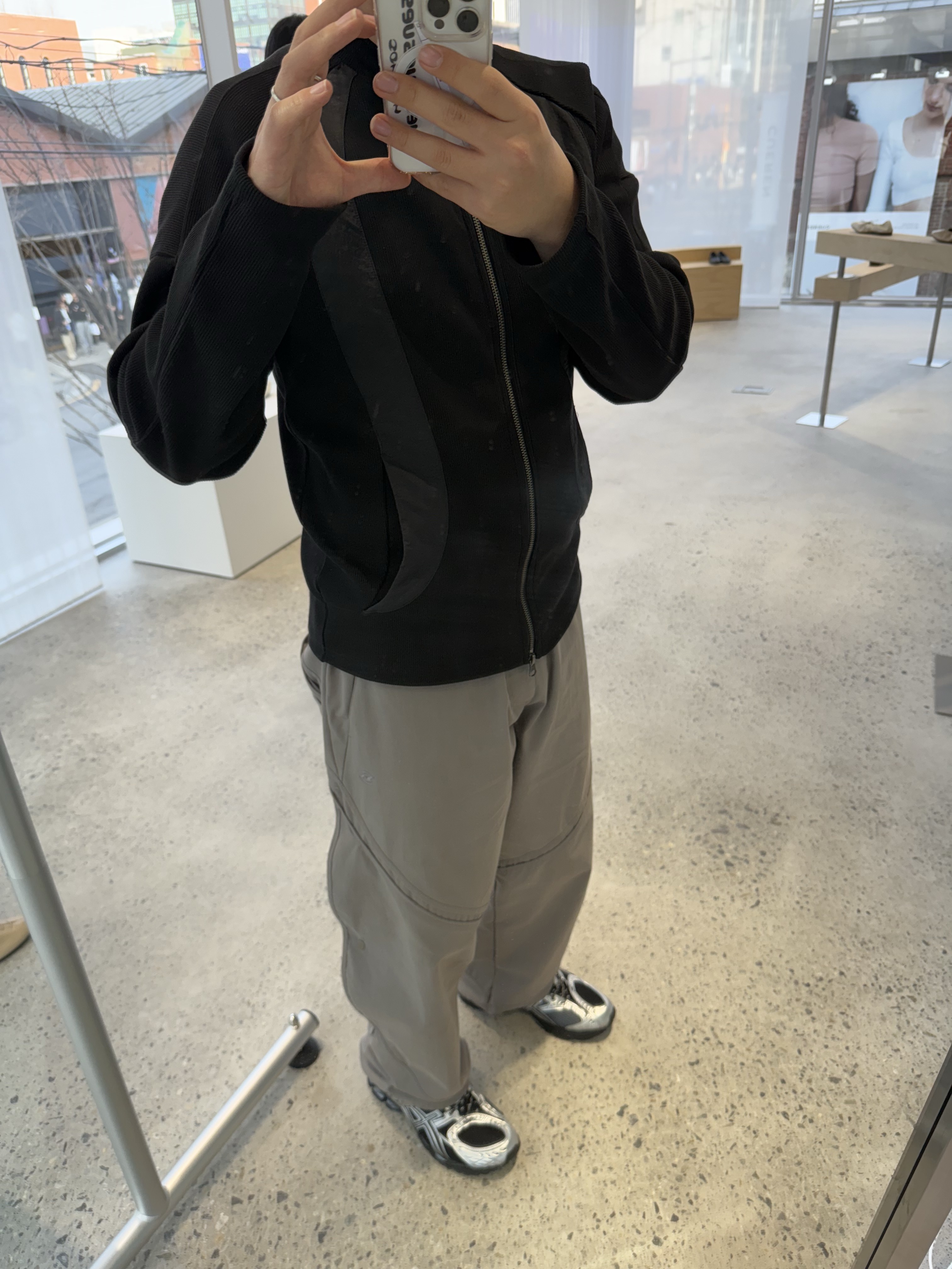 Asics Gel-Nimbus 10.1 Black Midnight, Asics Gel-Nimbus 10.1 Piedmont Grey Pure Silver 착용 스타일 - 2