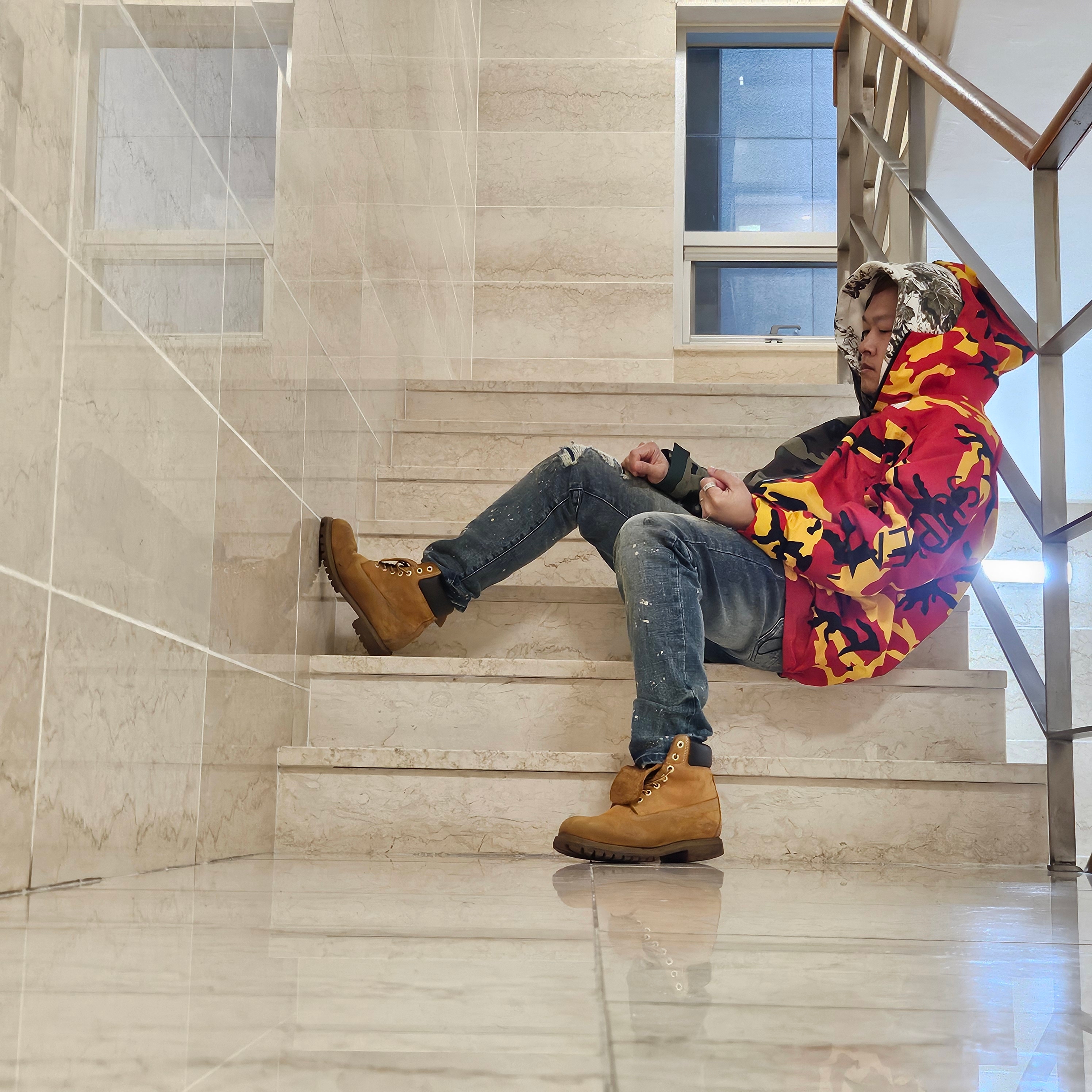 Supreme x The North Face Split Taped Seam Shell Jacket Camo - 24SS, Timberland Premium 6 inch Waterproof Boot Wheat Nubuck - Wide 착용 스타일 - 1
