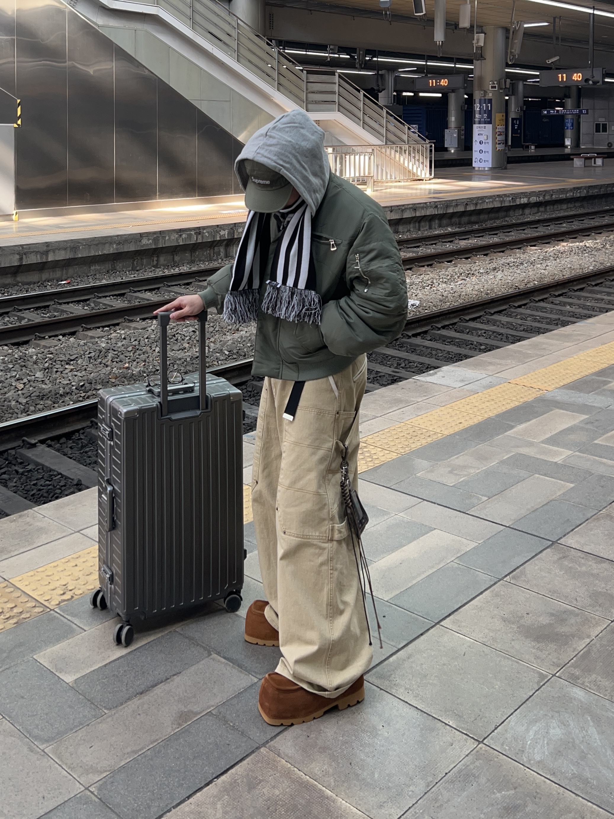 Supreme Military Camp Cap Olive - 25SS 착용 스타일