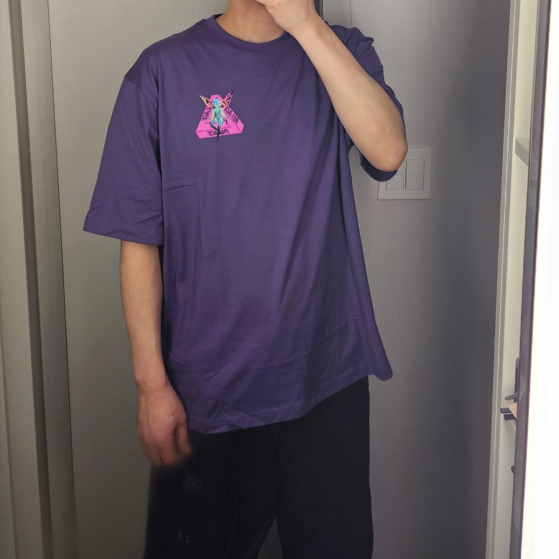 Supreme Tyler The Creator T-Shirt Black - 24FW, Palace P Sea T-Shirt Tomato Red - 24FW 착용 스타일 - 3