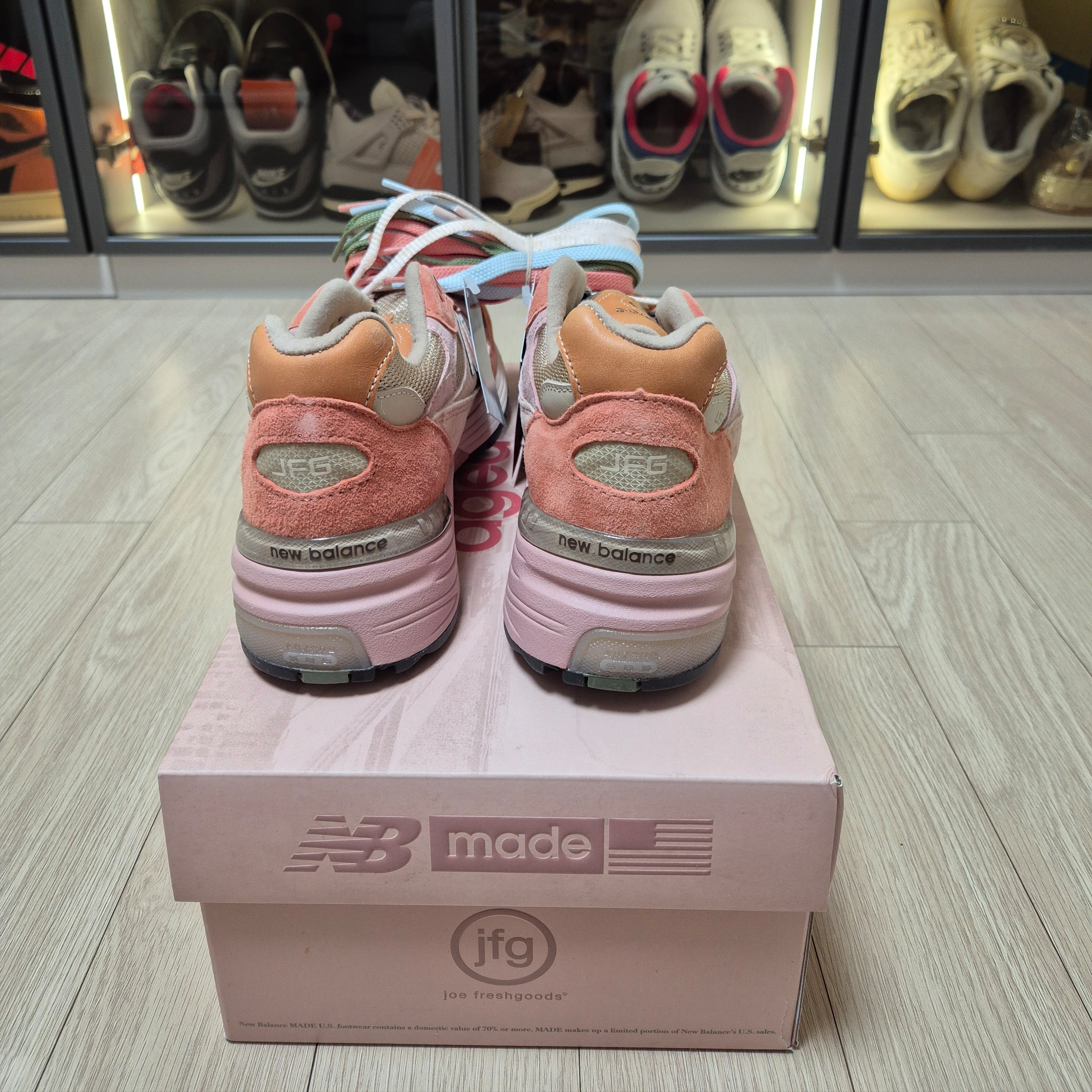 New Balance x Joe Freshgoods 992 Made in USA Aged Well 착용 스타일 - 2