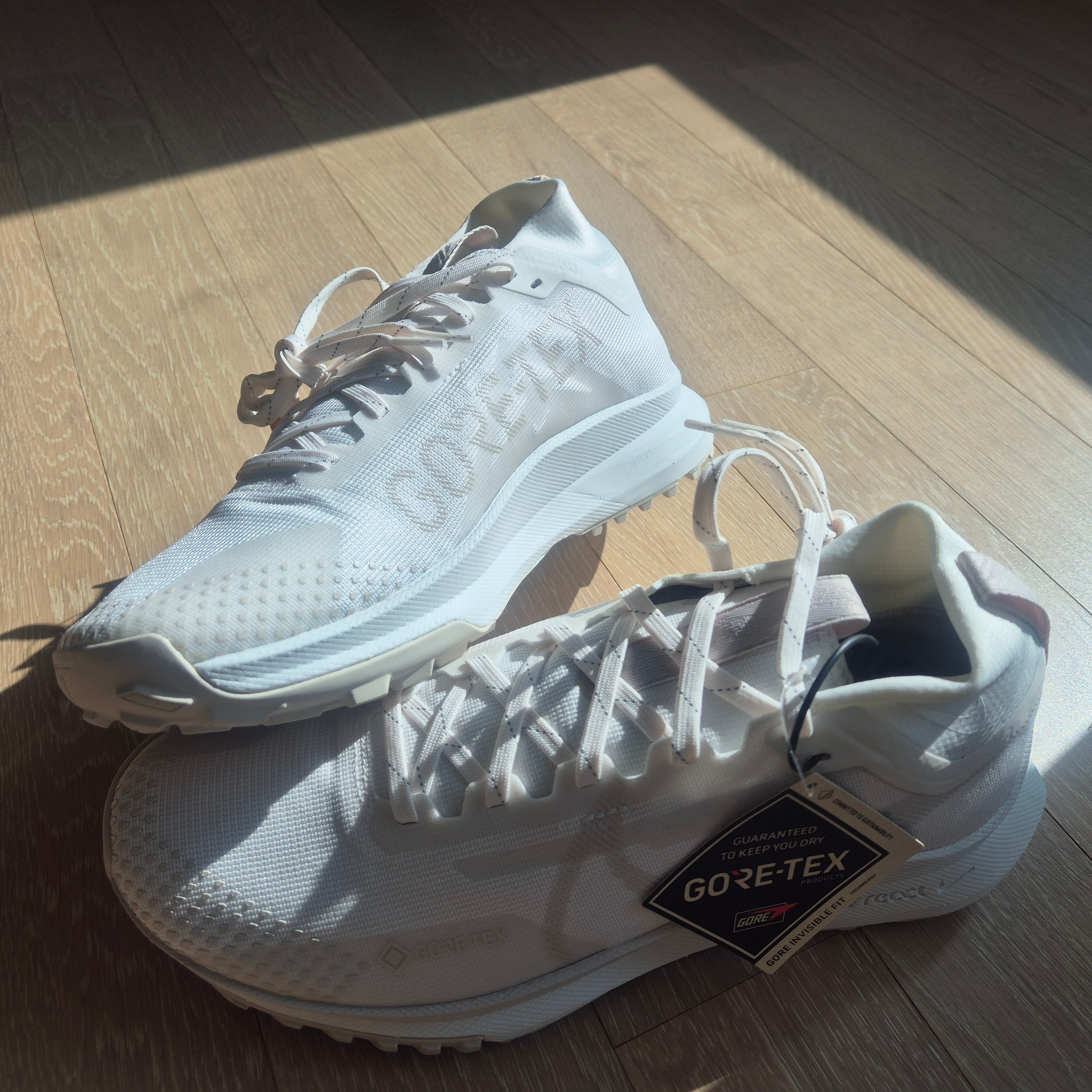 Nike React Pegasus Trail 4 Gore-Tex Phantom Light Orewood Brown 착용 스타일 - 2