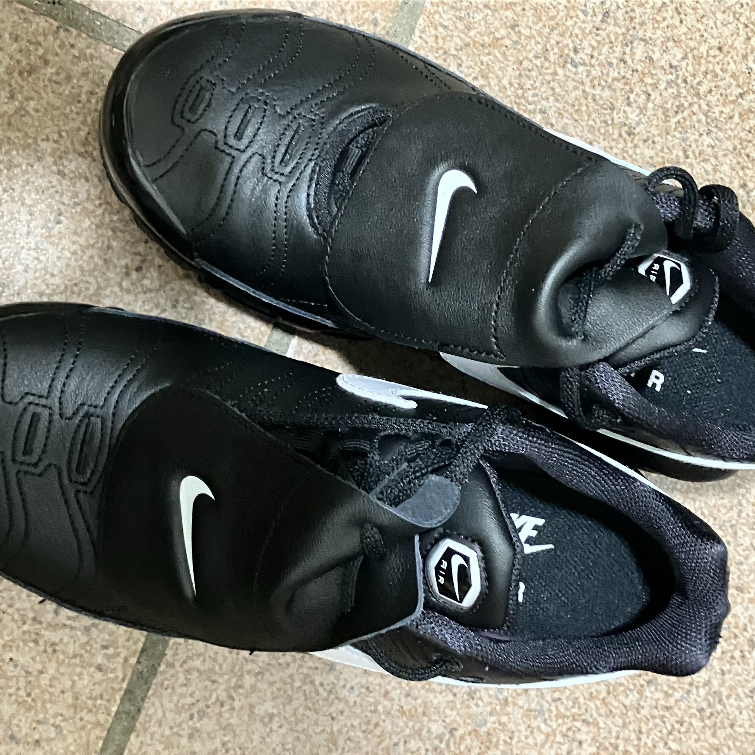 (W) Nike Air Max Plus TNPO Black 착용 스타일