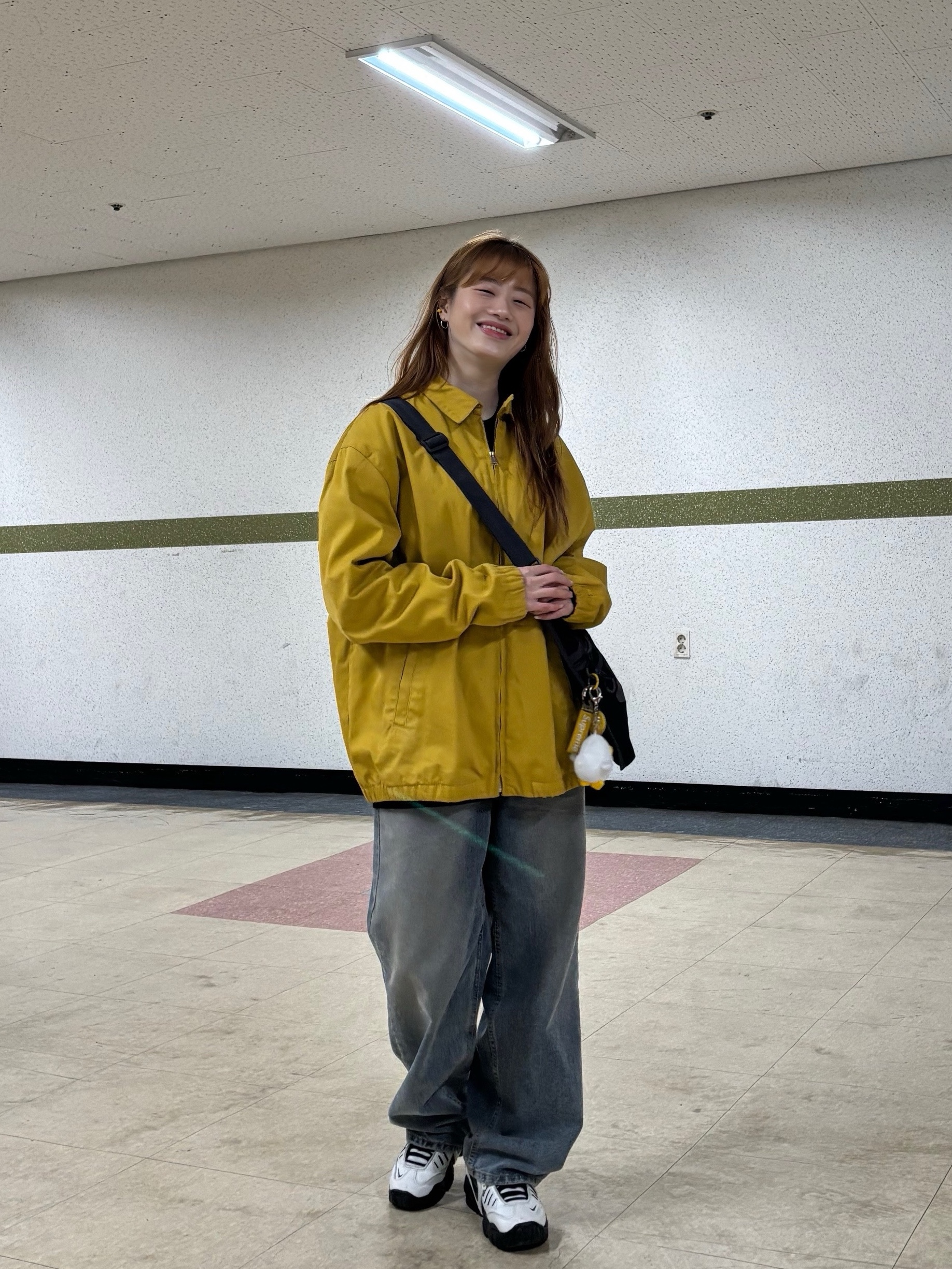 Nike x Ambush Air Adjust Force SP Summit White and Black, Supreme Webbing Keychain Yellow Camo - 23SS 착용 스타일 - 1