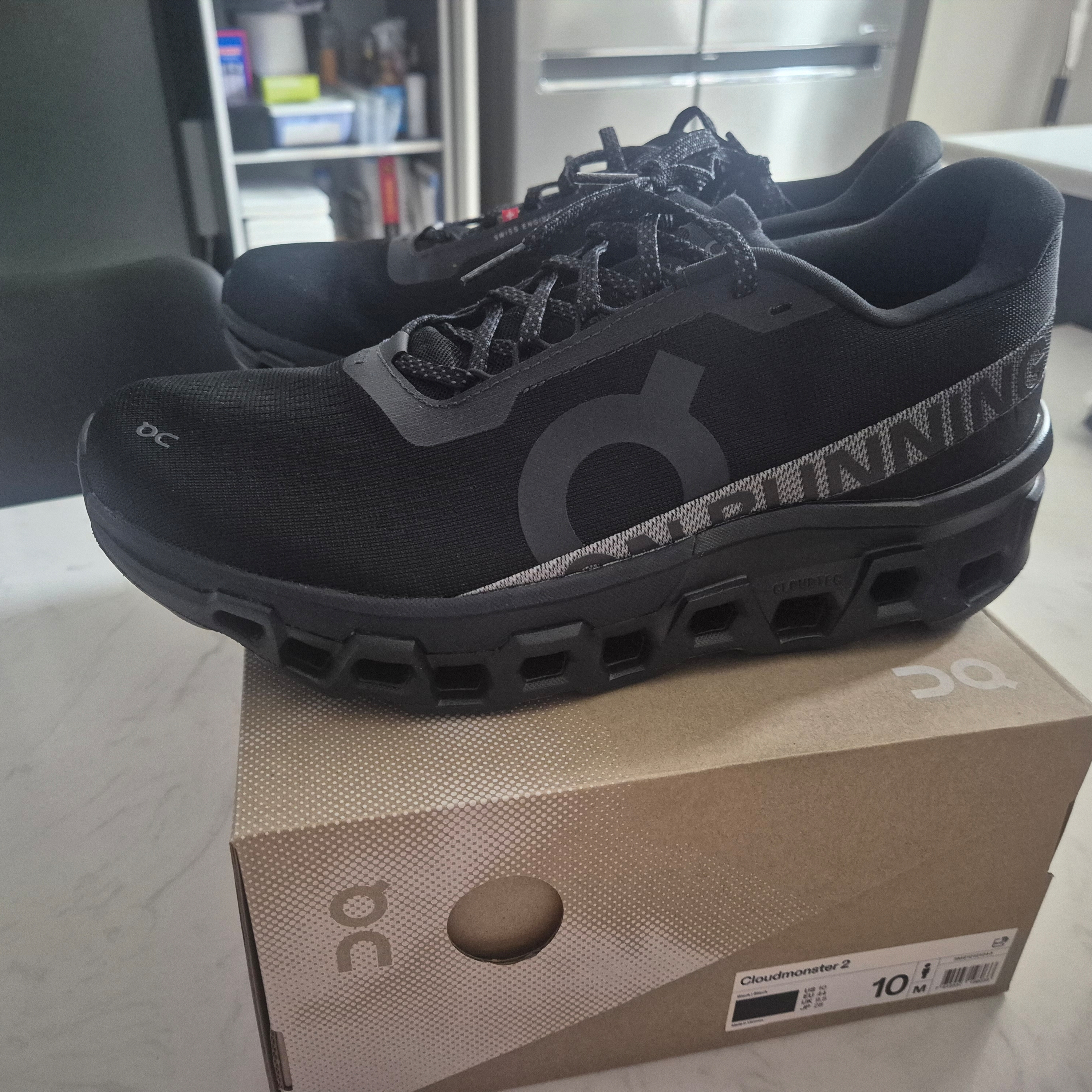 On Running Cloudmonster All Black 착용 스타일