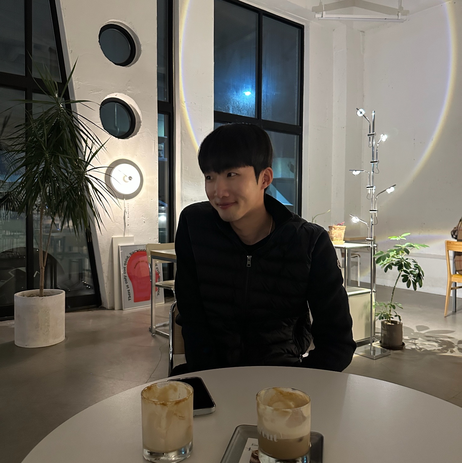 Moncler Padded Wool Cardigan Black - 23FW 착용 스타일 - 2