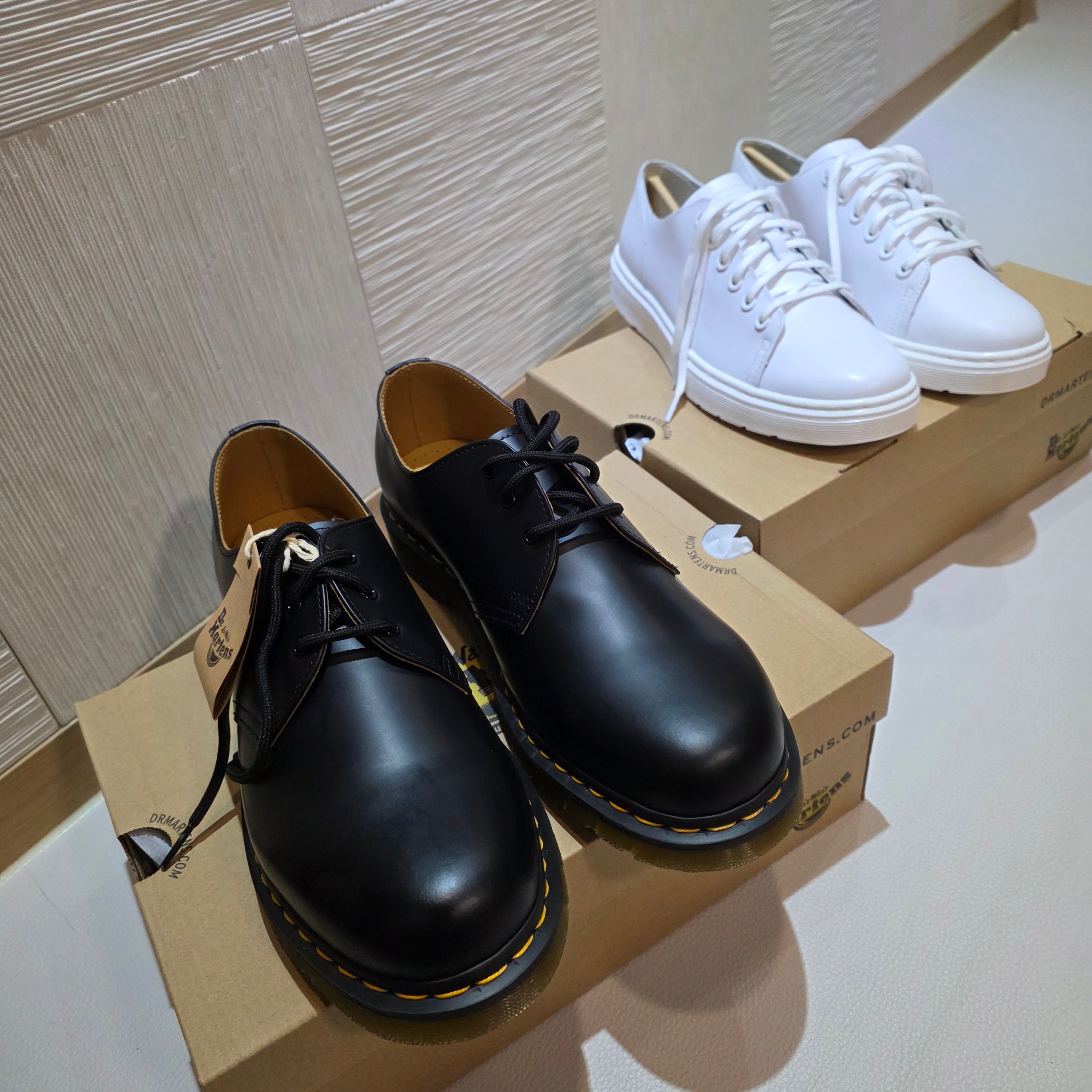 Dr. Martens 1461 Smooth Black, Dr. Martens Dante White 착용 스타일 - 6