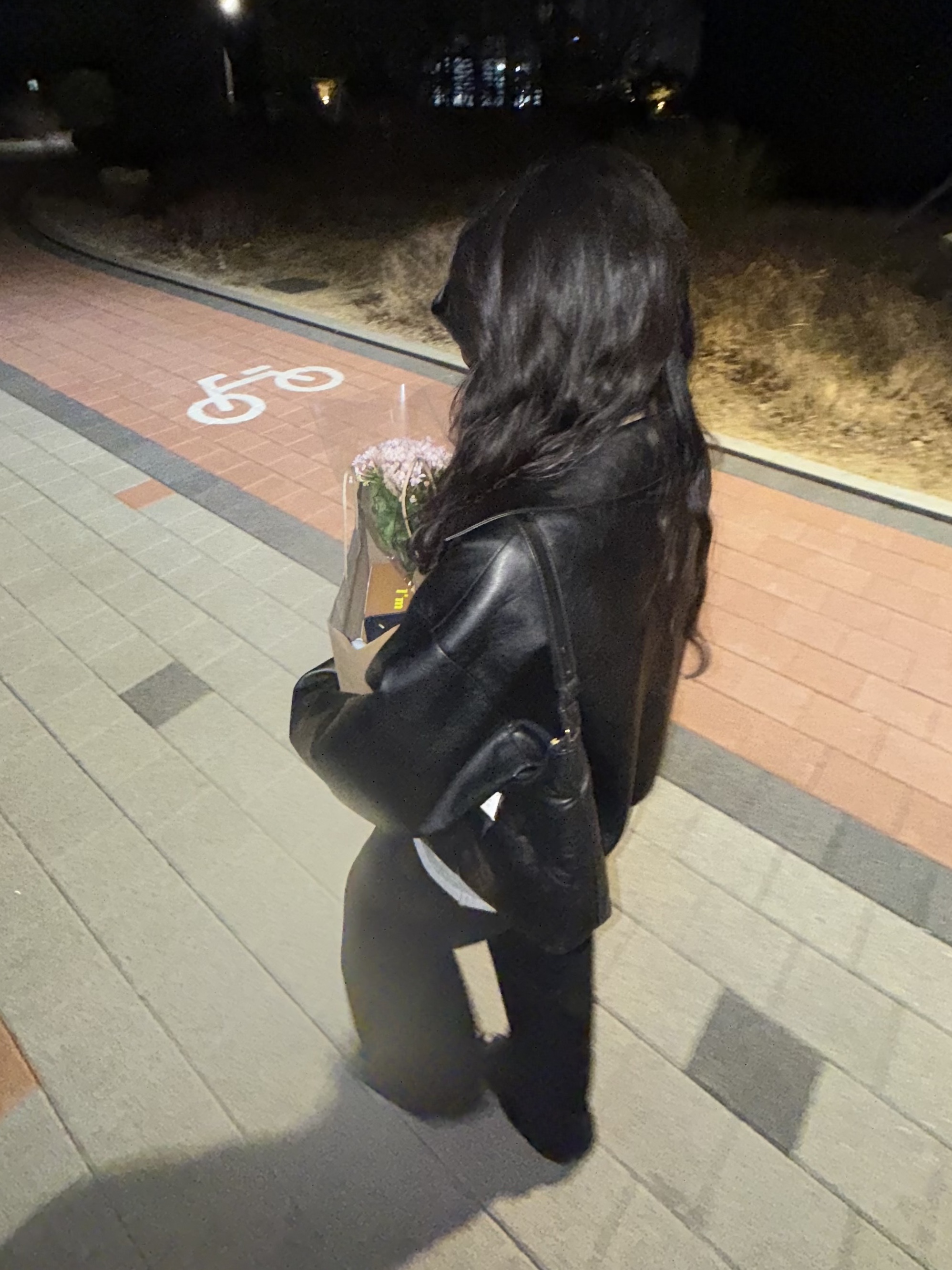 메종 마르지엘라 글램 슬램 호보 스몰 블랙 착용 스타일