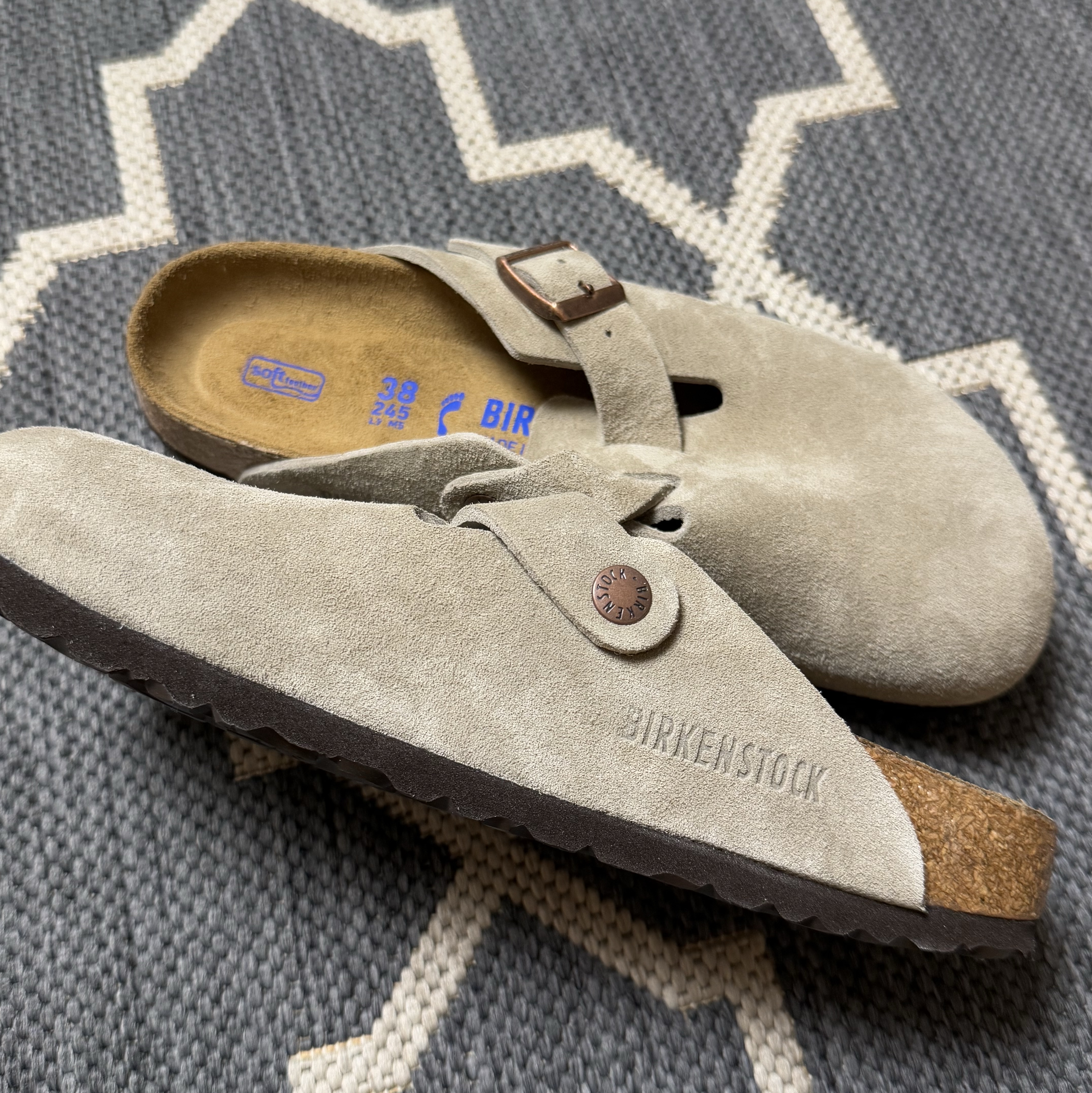 Birkenstock Boston Soft Footbed Taupe - Narrow 착용 스타일