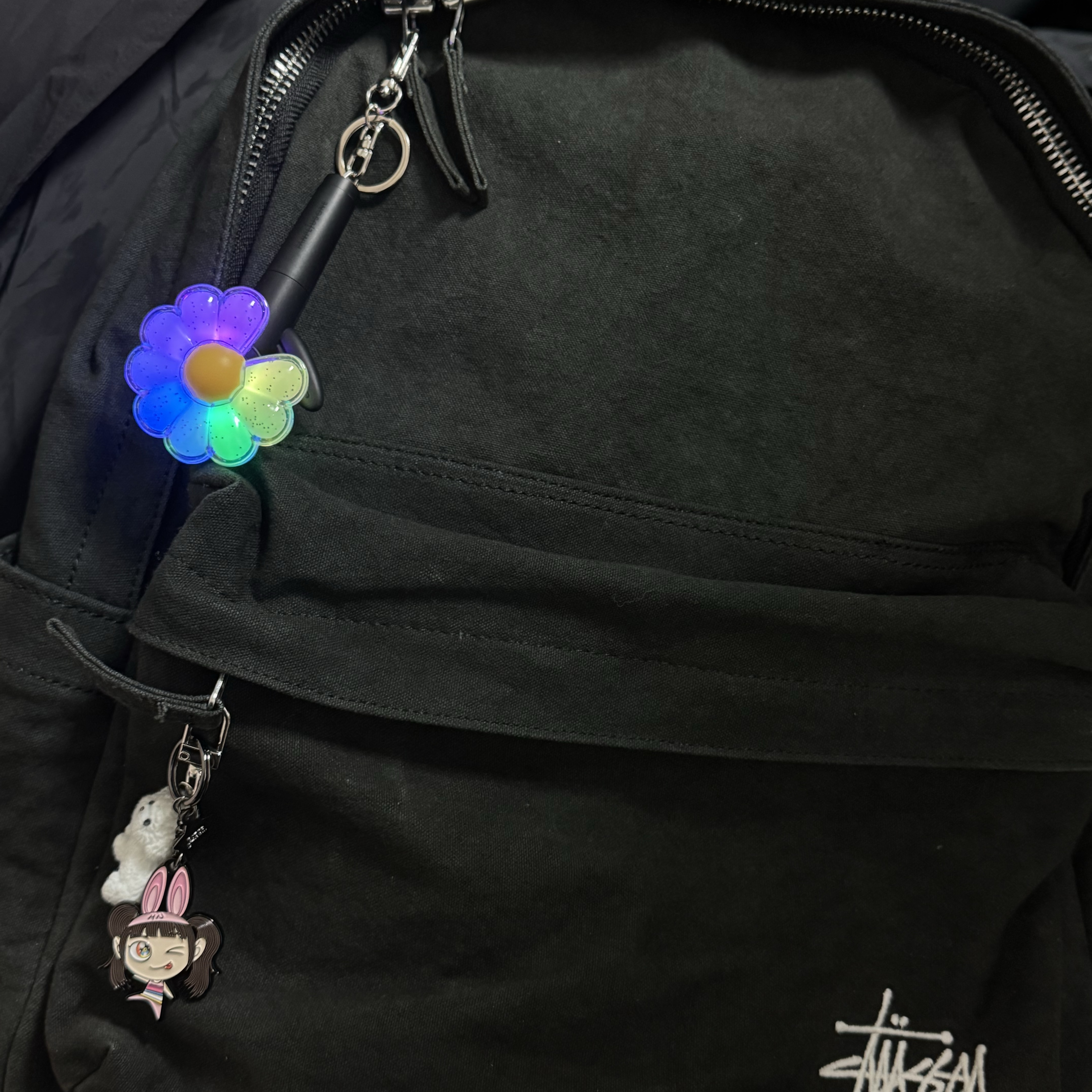 Stussy Canvas Backpack Washed Black, G-DRAGON Ubermensch Official Mini Light Keyring 착용 스타일