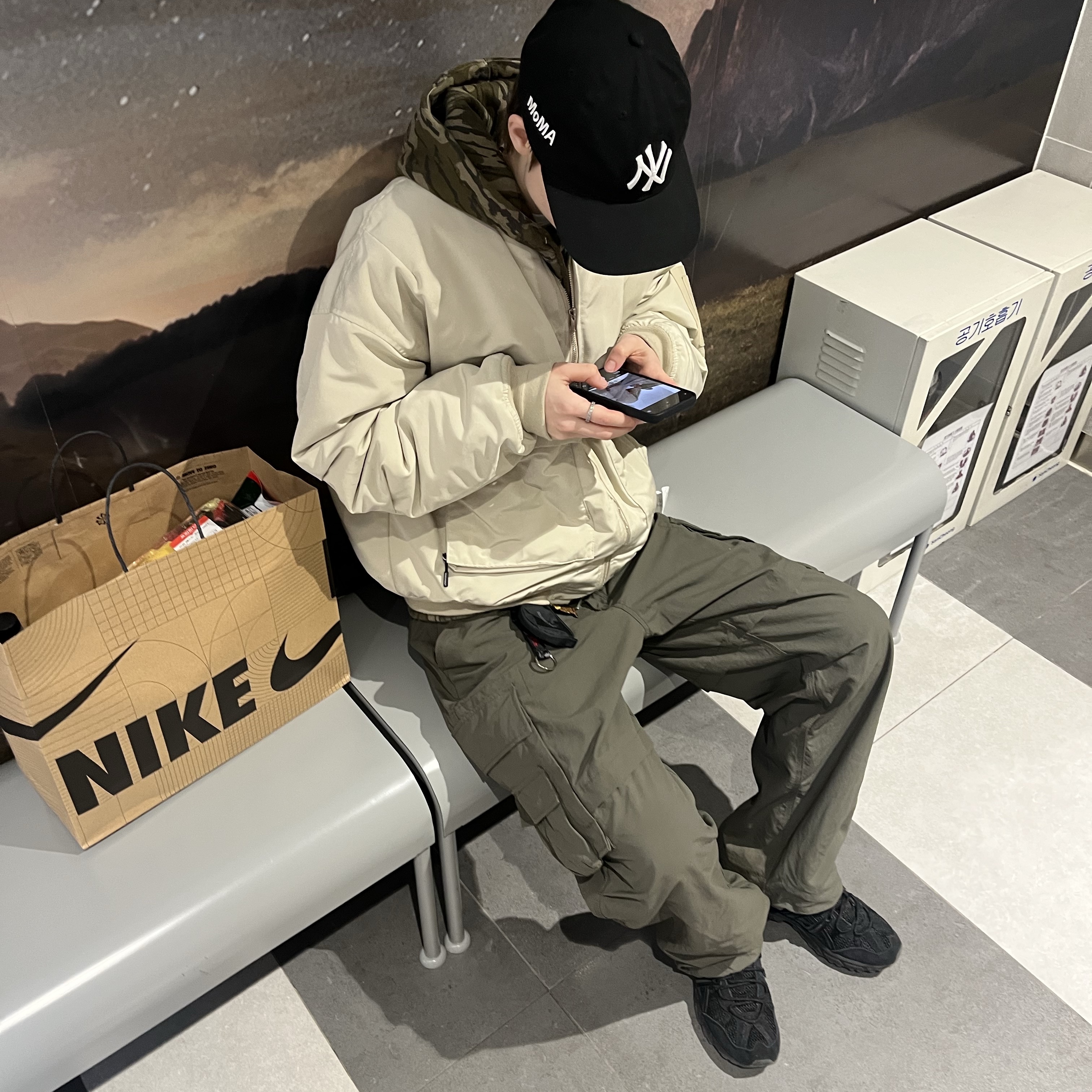 Asics Gel-Sonoma 15-50 Black, New Era x MoMA New York Yankees Cap Black 착용 스타일