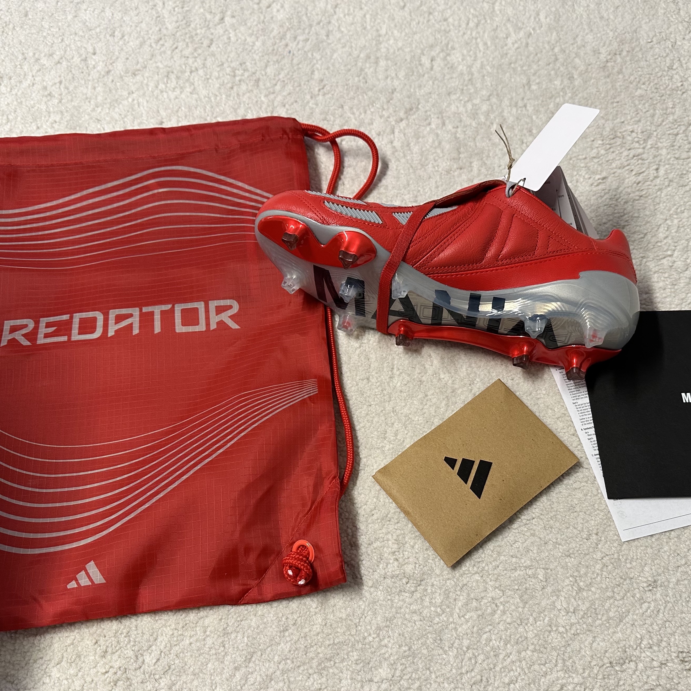 Adidas Predator Mania FG Vivid Red Silver Metallic 착용 스타일 - 3