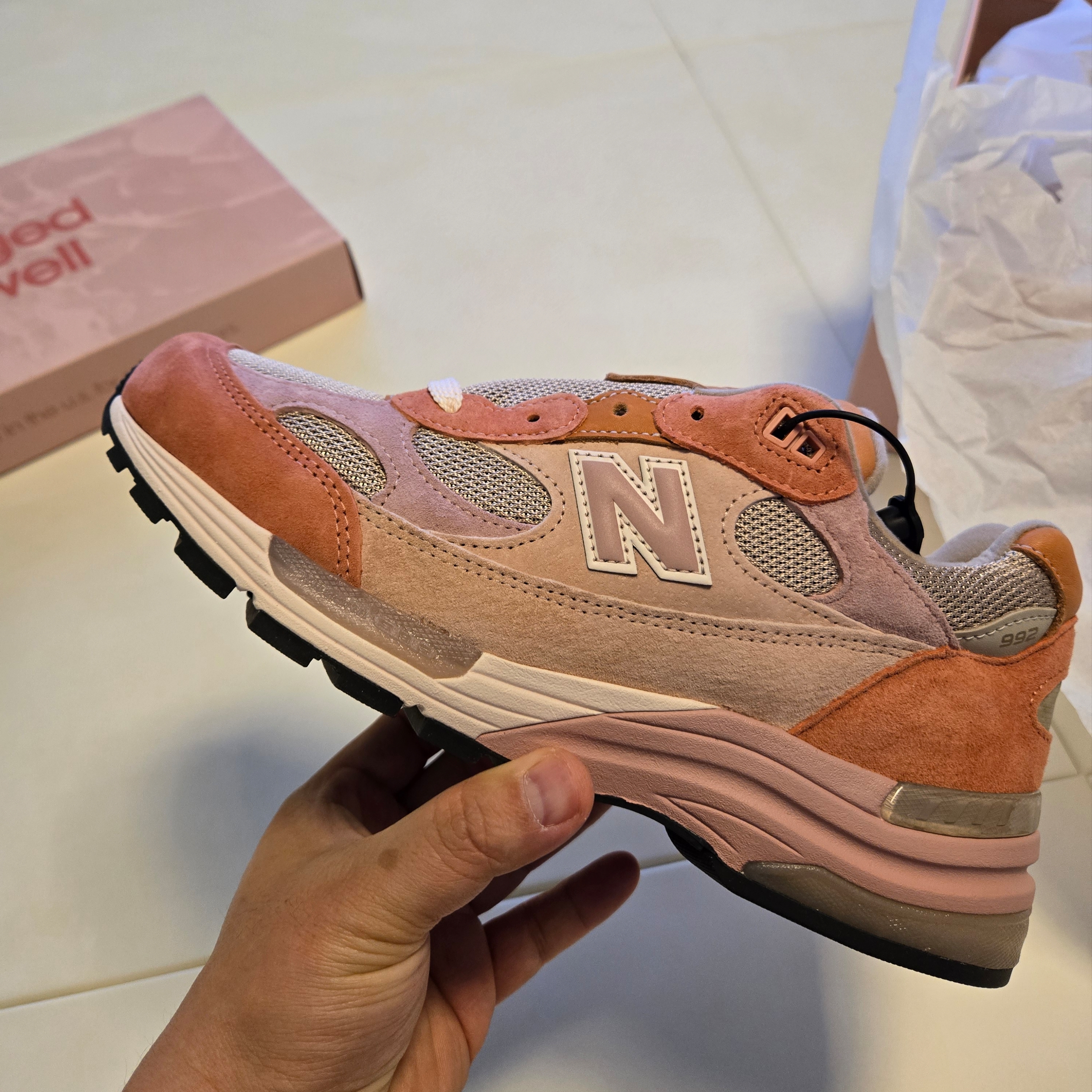 New Balance x Joe Freshgoods 992 Made in USA Aged Well 착용 스타일 - 2