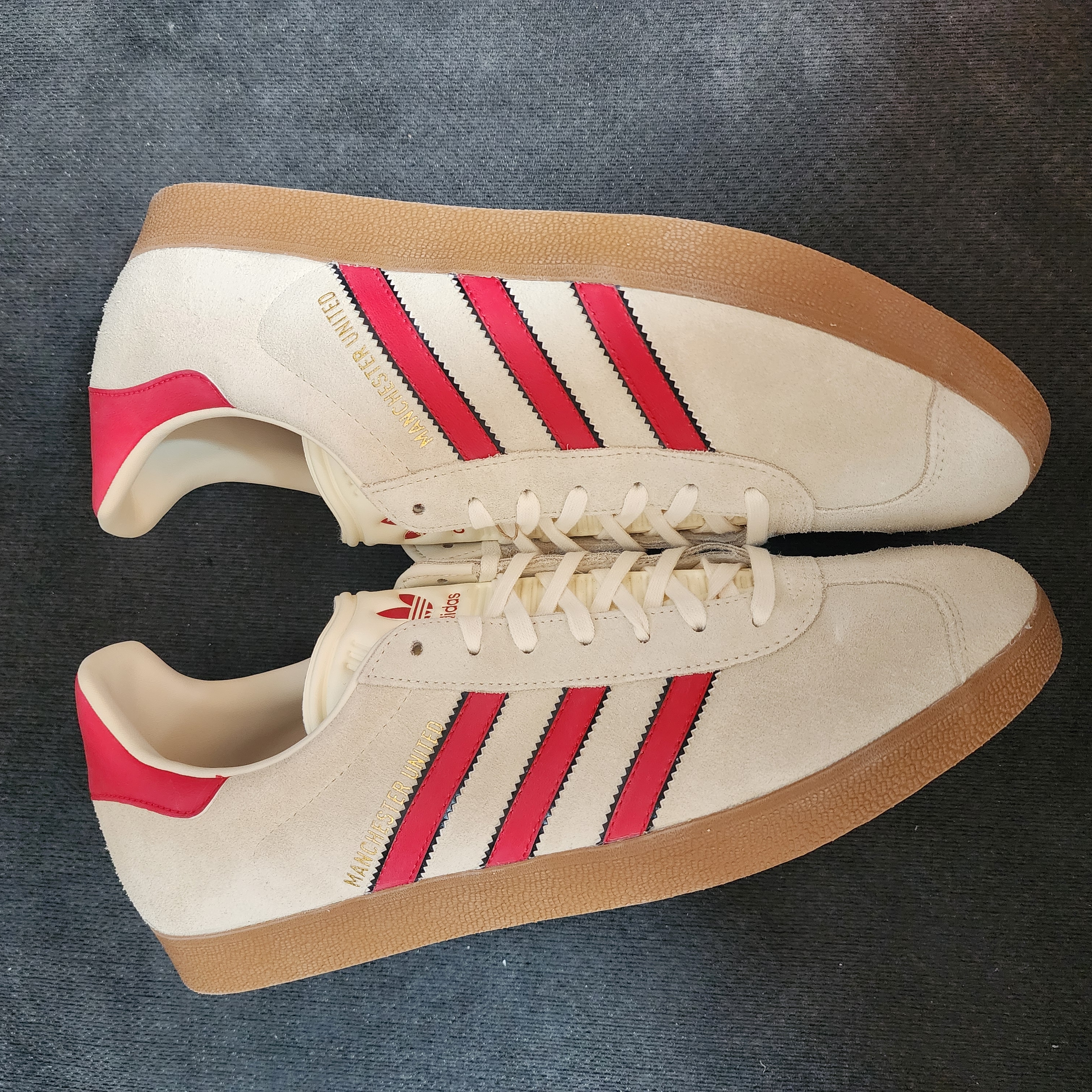 Adidas Manchester United Terrace Icon Cream White Mufc Red 착용 스타일 - 4