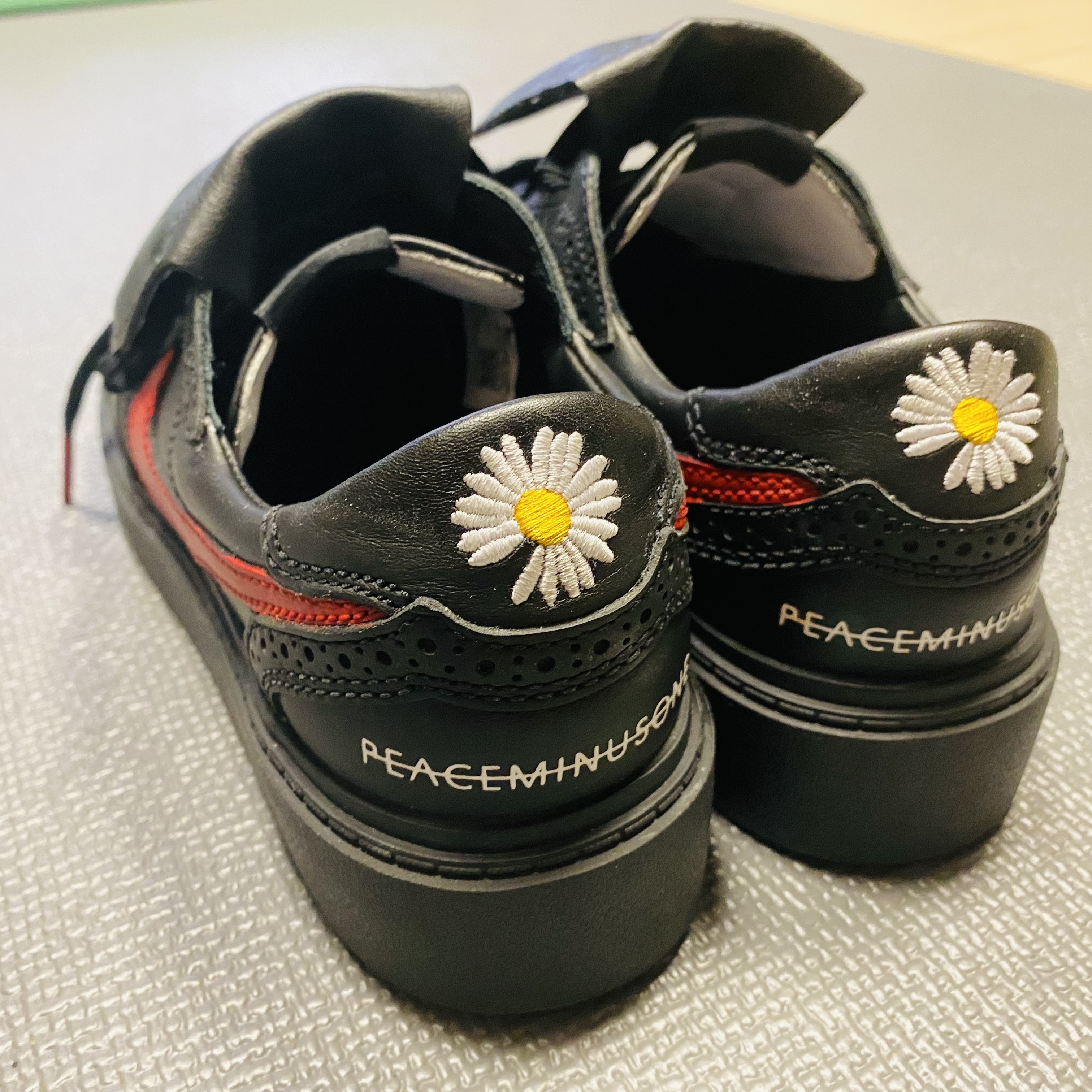 Nike x Peaceminusone Kwondo1 Black and White 착용 스타일 - 2