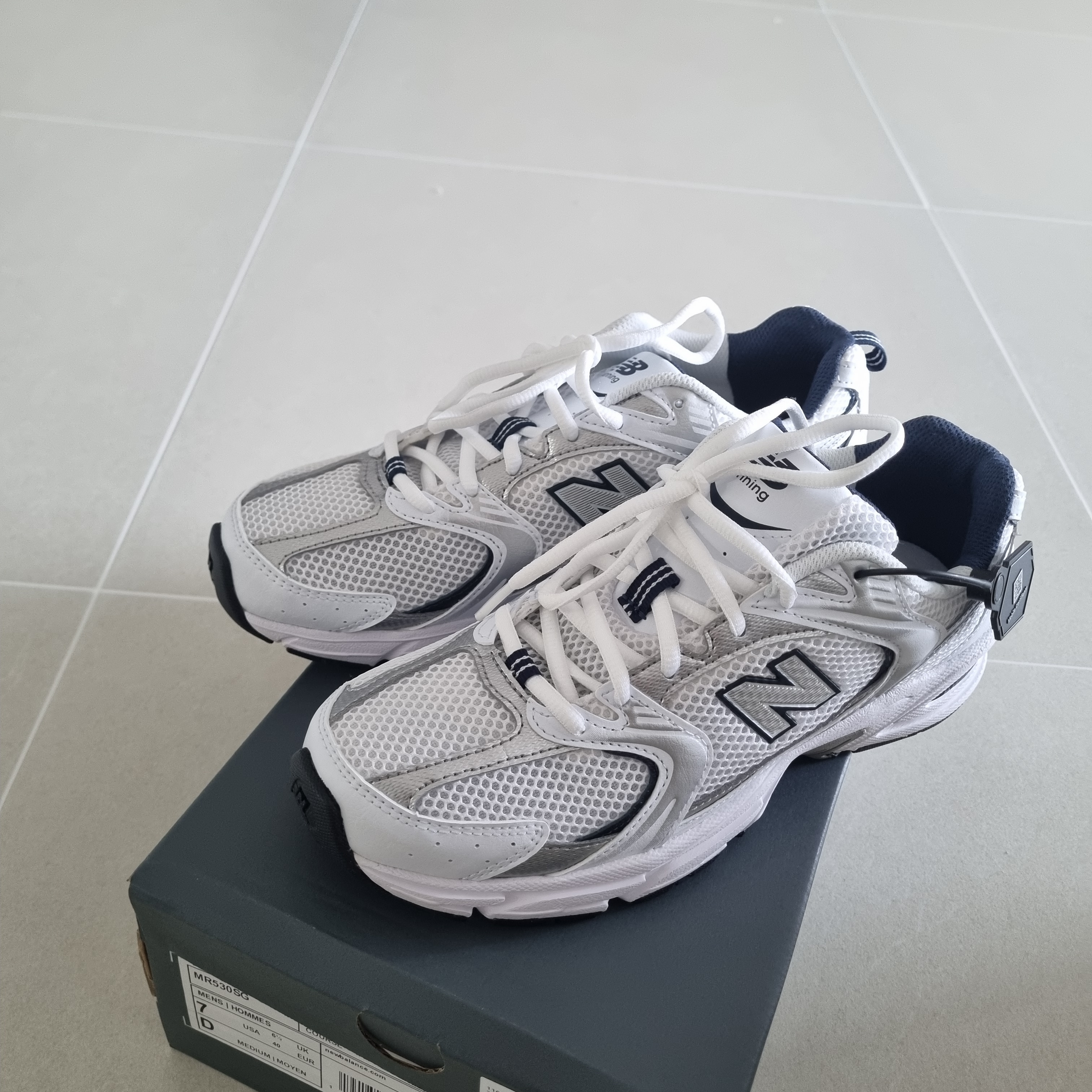 New Balance 530 White 착용 스타일 - 3