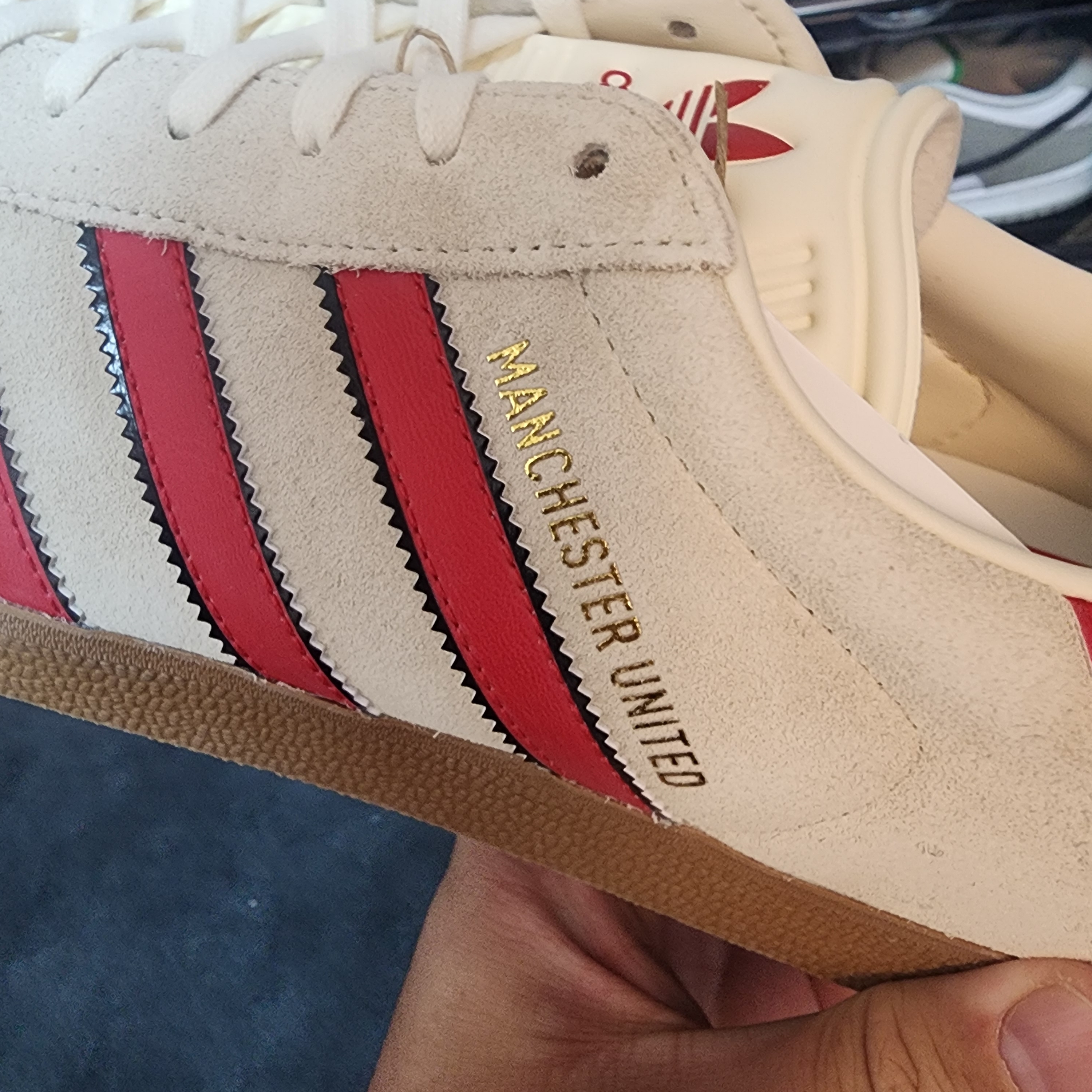 Adidas Manchester United Terrace Icon Cream White Mufc Red 착용 스타일 - 6