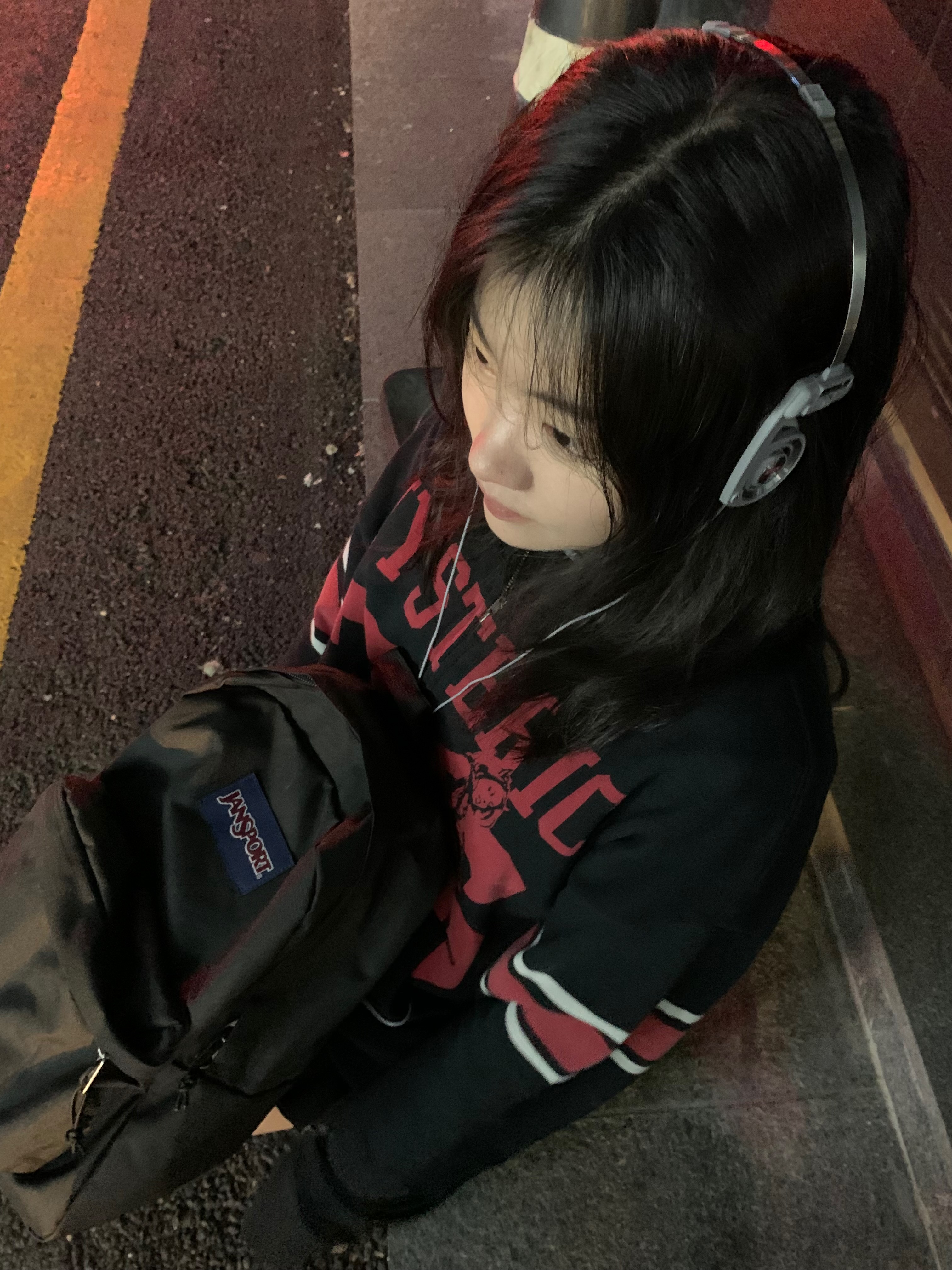 Supreme x Koss Portapro Headphones Silver - 23FW, (W) Hysteric Glamour Hysteric 76 Oversized Jumper Black 착용 스타일 - 1