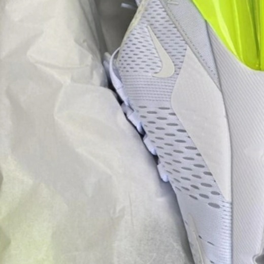 Nike Air Max 270 White Pack Volt 착용 스타일