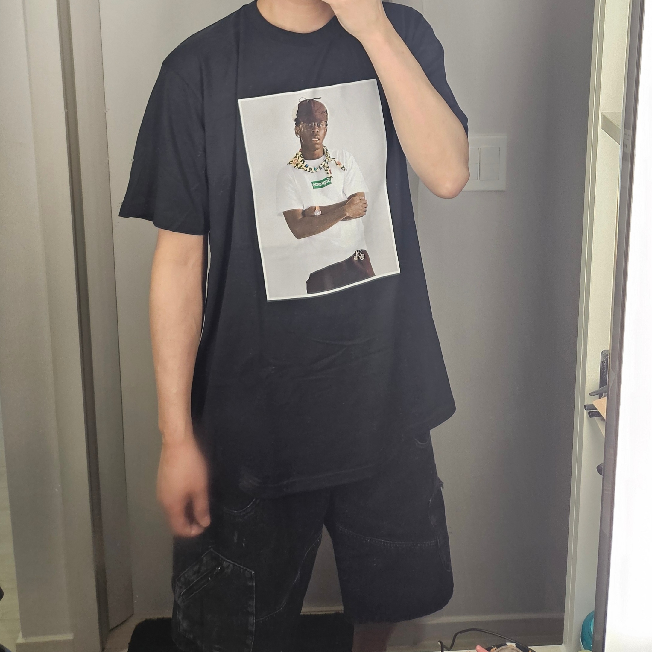 Supreme Tyler The Creator T-Shirt Black - 24FW, Palace P Sea T-Shirt Tomato Red - 24FW 착용 스타일 - 1