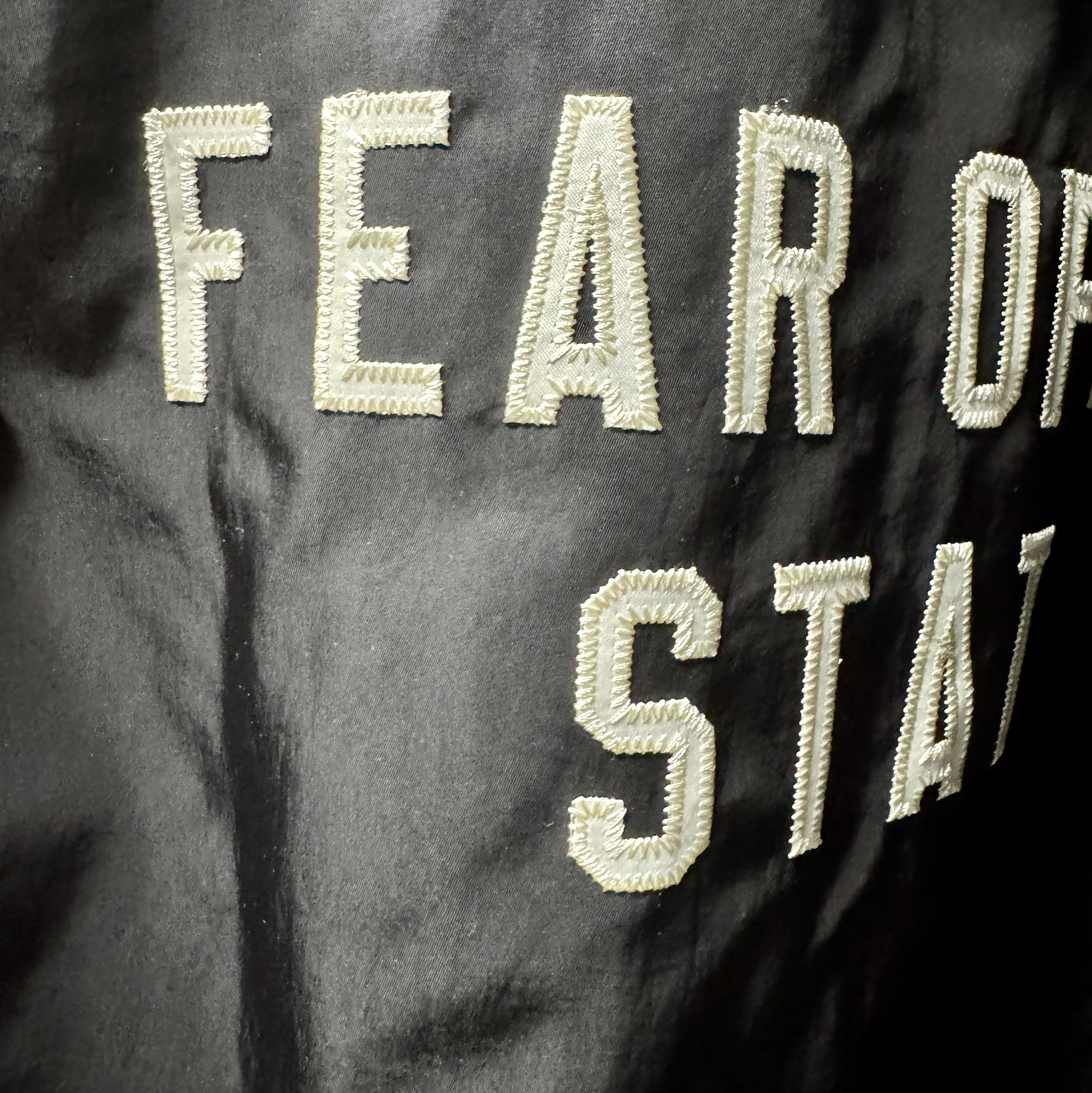 Essentials Textured Nylon Hooded Coaches Jacket Black - 24FW, Jordan 4 Retro Fear 2024 착용 스타일 - 3