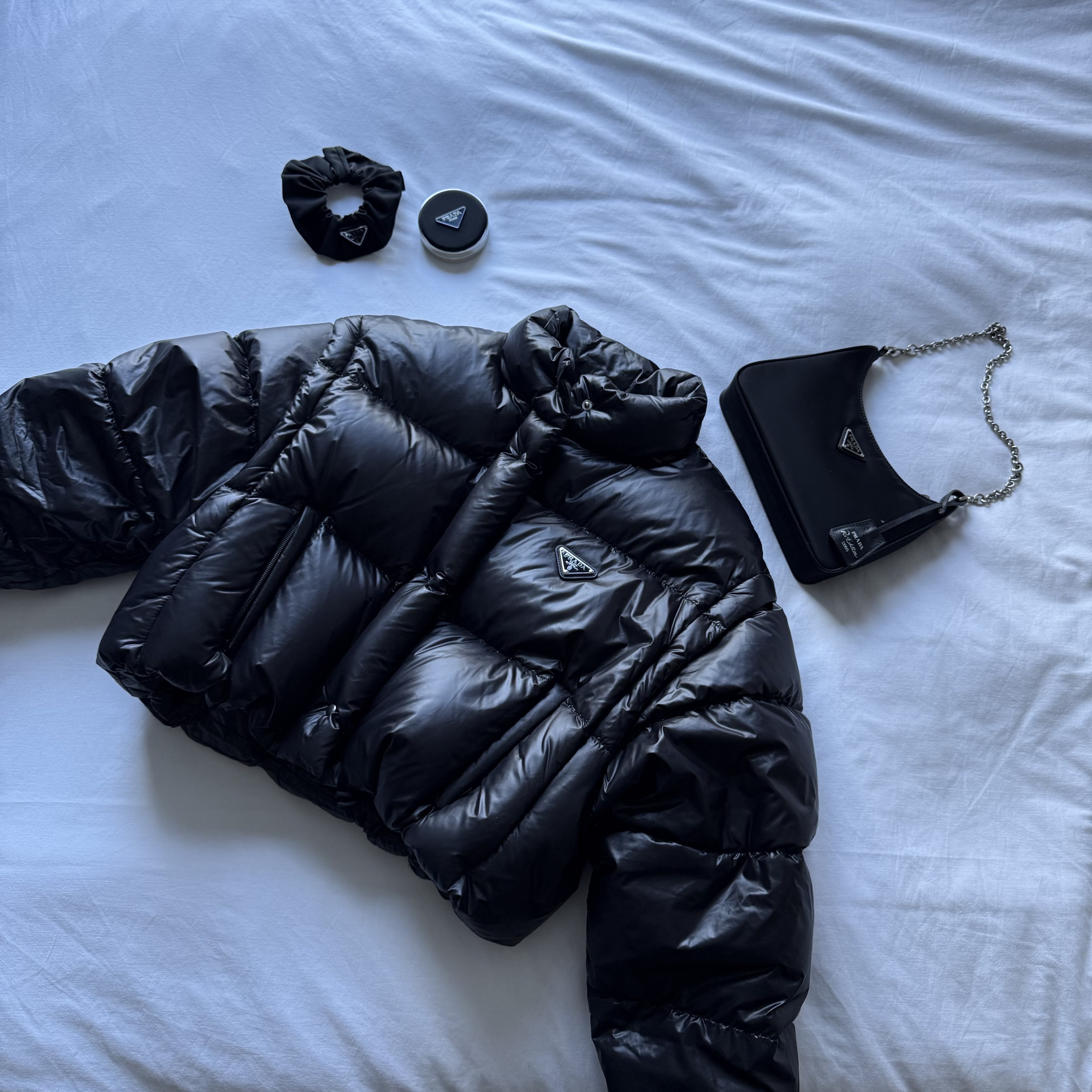 (W) Prada Re-Nylon Scrunchie Black, Prada Reveal Mesh Cushion Foundation LN10 착용 스타일