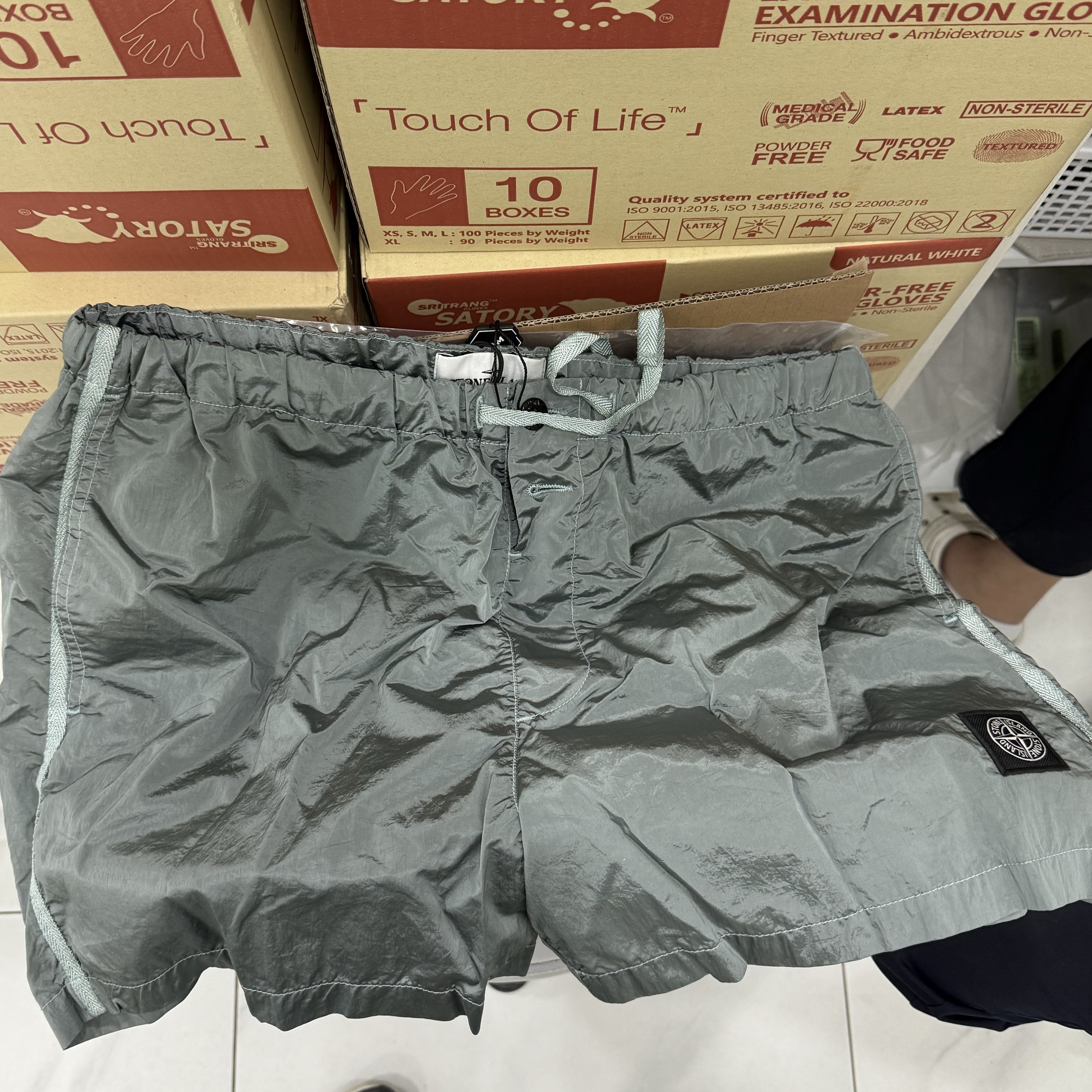 Stone Island B0643 Nylon Metal Swimming Trunk Sky Blue - 23SS 착용 스타일