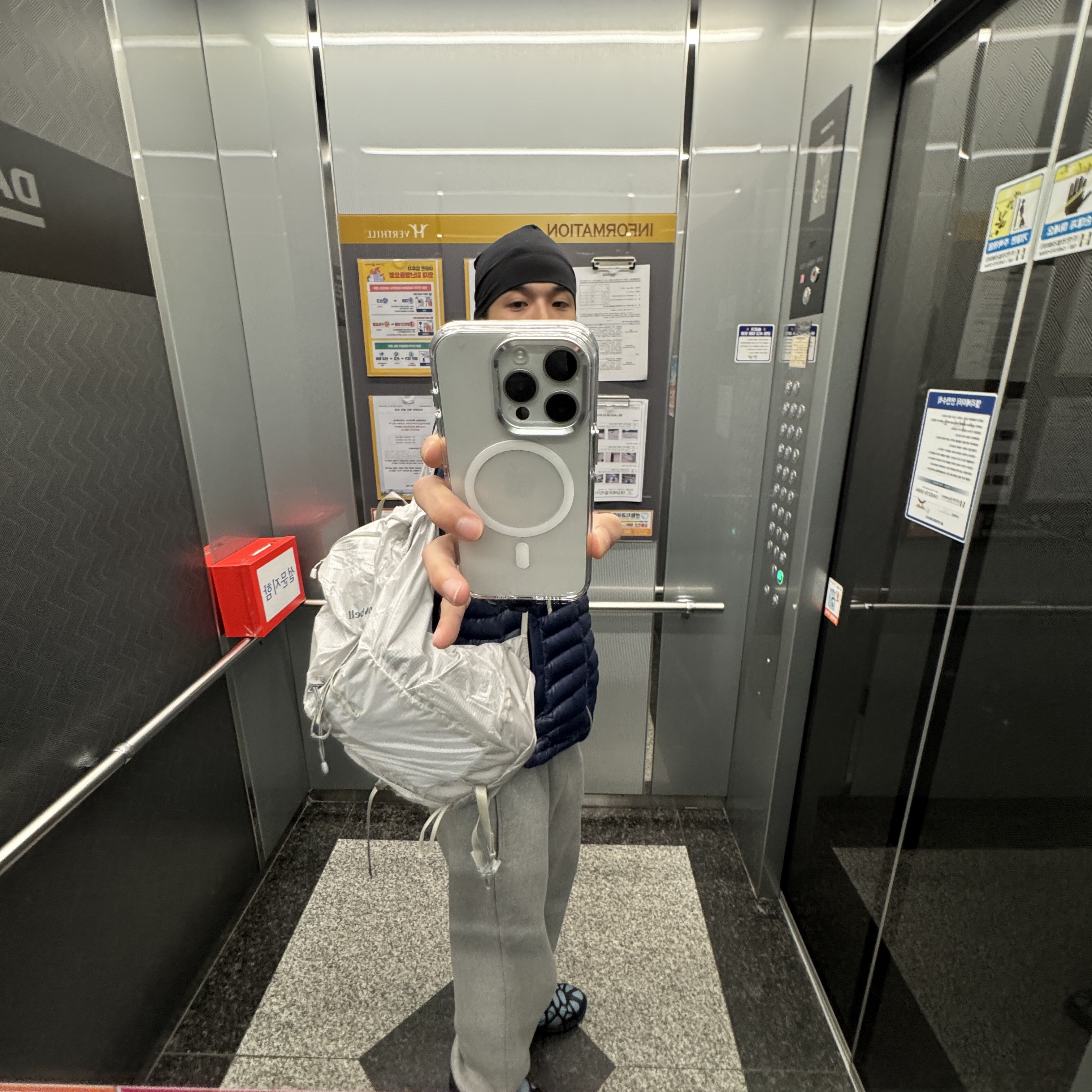Montbell Versalite Pack 20 Backpack Ice White 착용 스타일 - 1