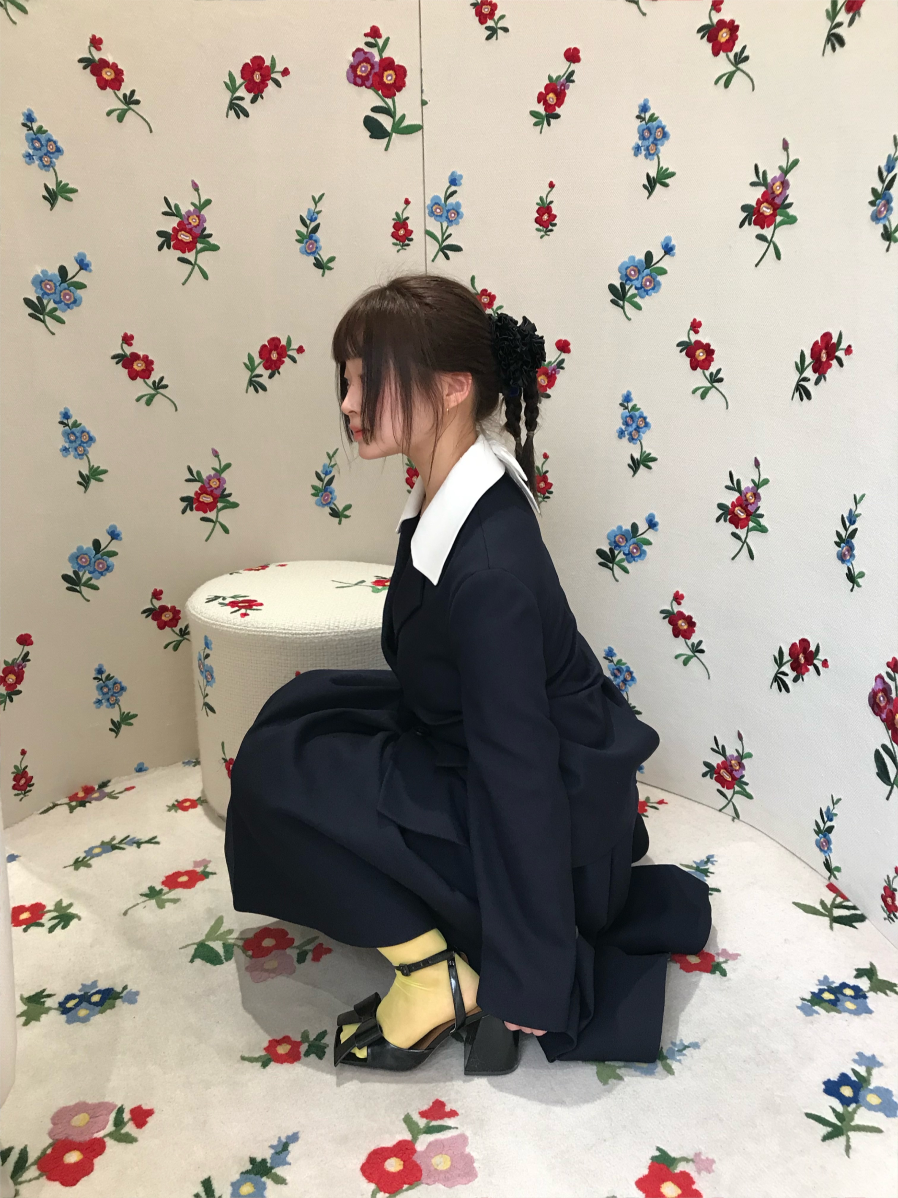 (W) Shushu/Tong Black Bow Heeled Sandals Black 착용 스타일