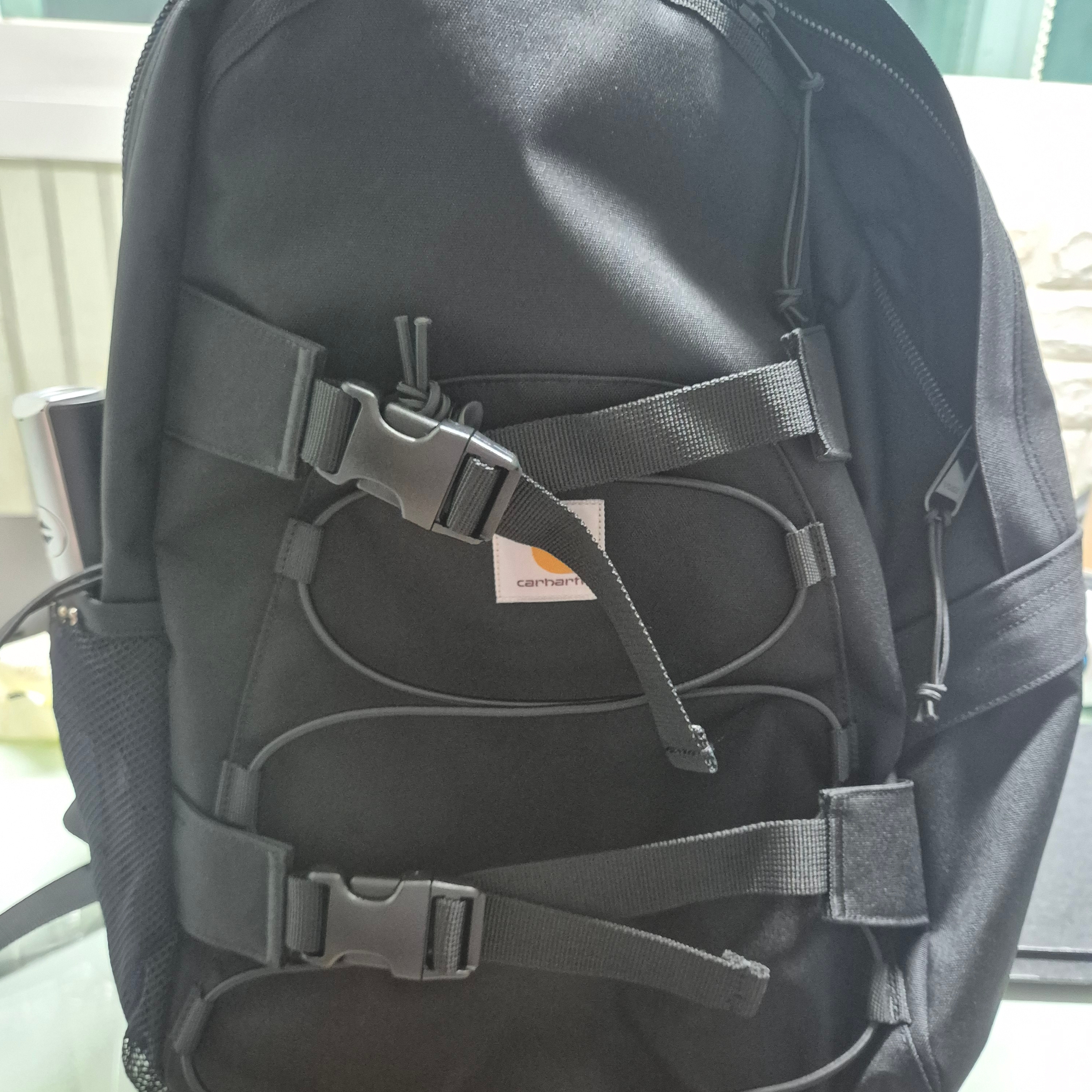 Carhartt WIP Kickflip Backpack Black 착용 스타일