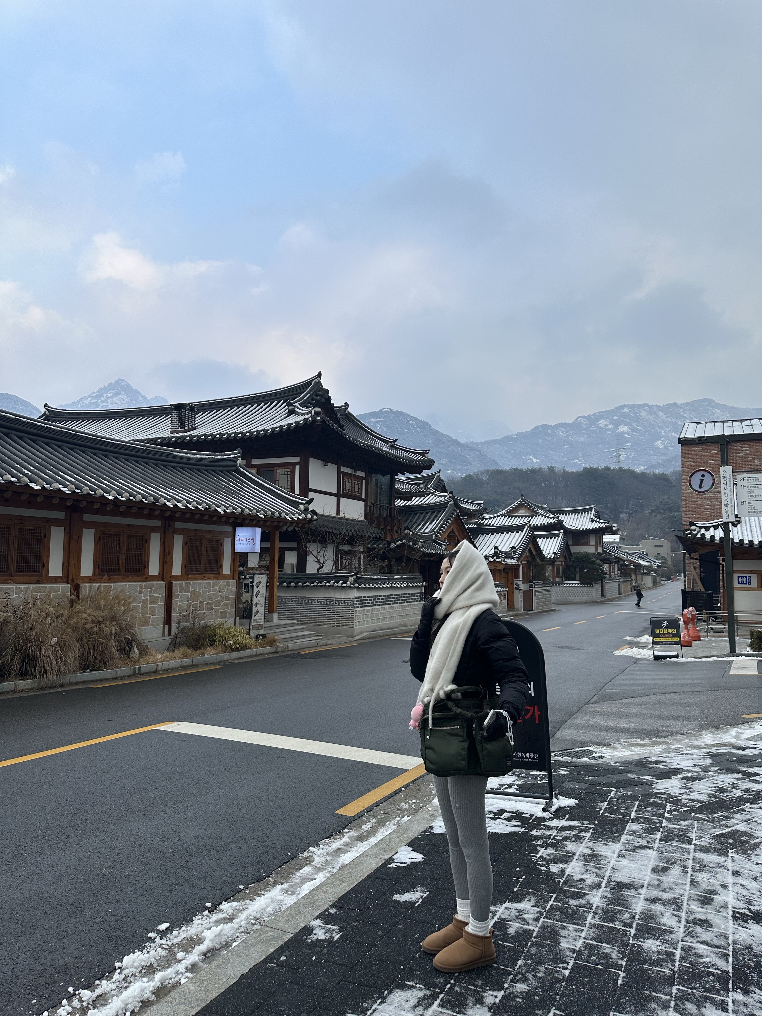 The North Face 1996 Eco Nuptse Jacket Black, Kaikai Kiki x Blackpink Flower Keychain 착용 스타일