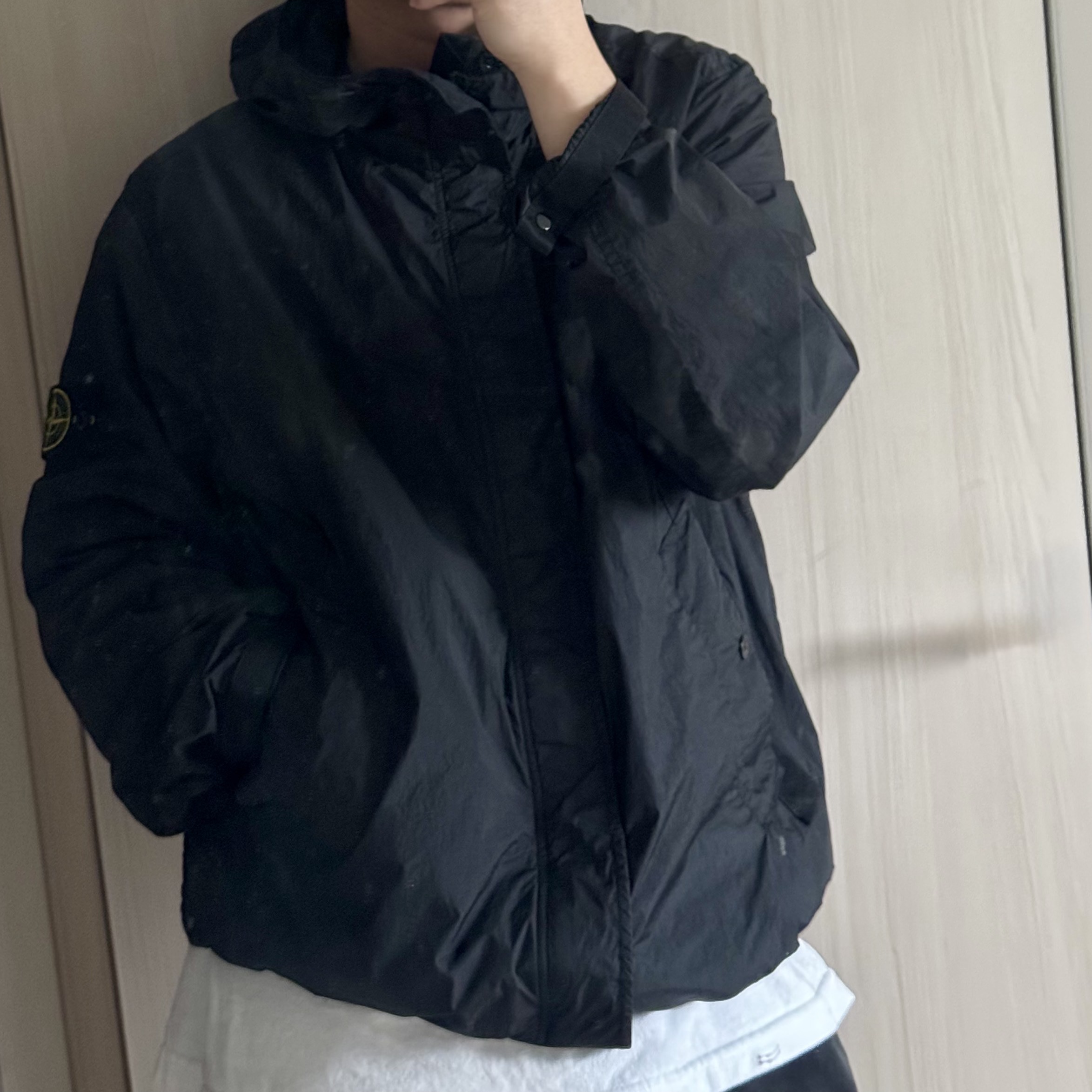 Stone Island S0A23 Crinkle Reps R-NY Wind Resistant Anti-Drop Hooded Jacket - 25SS 착용 스타일