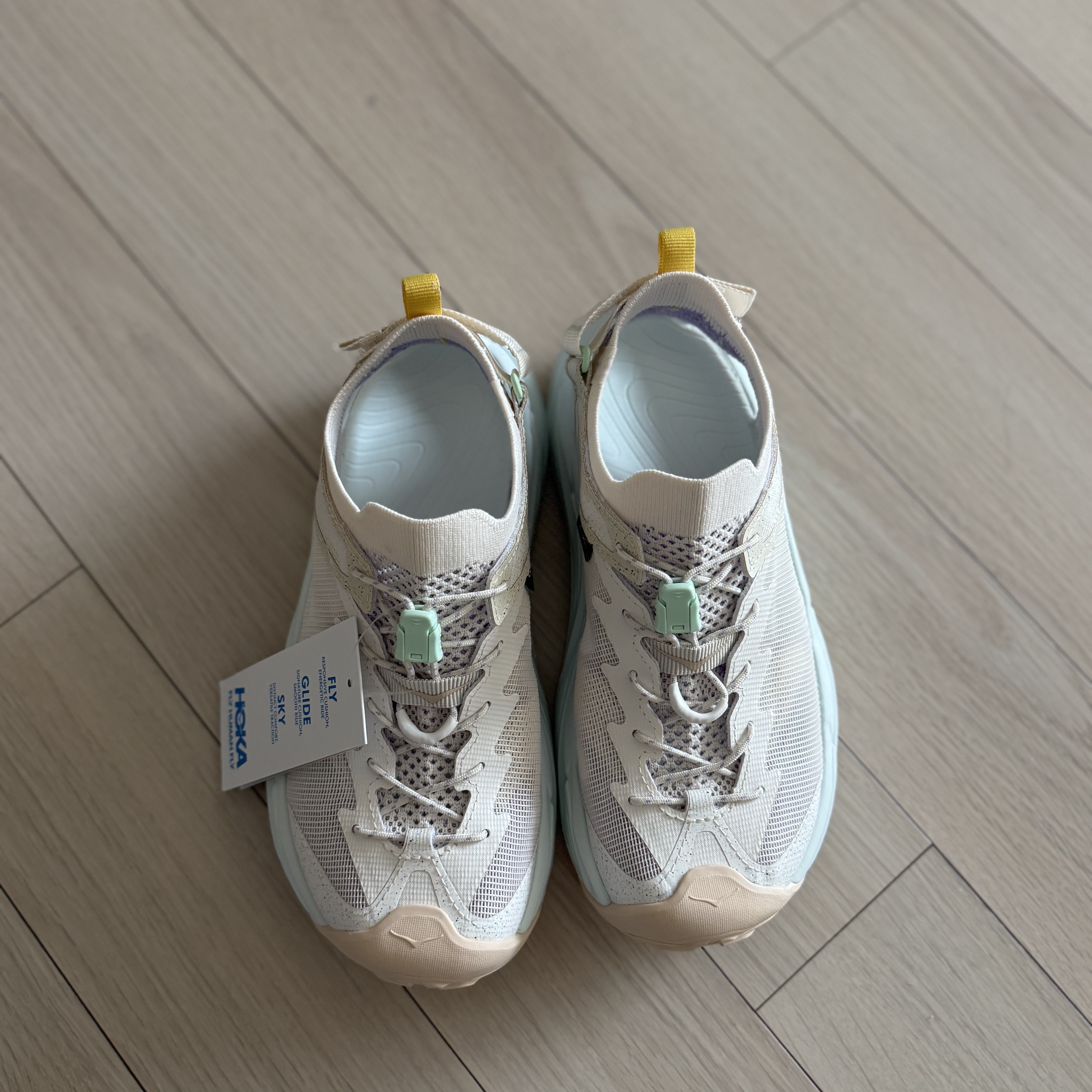 Hoka Women Hopara 2 Alabaster Snow Melt - 25SS 착용 스타일 - 2
