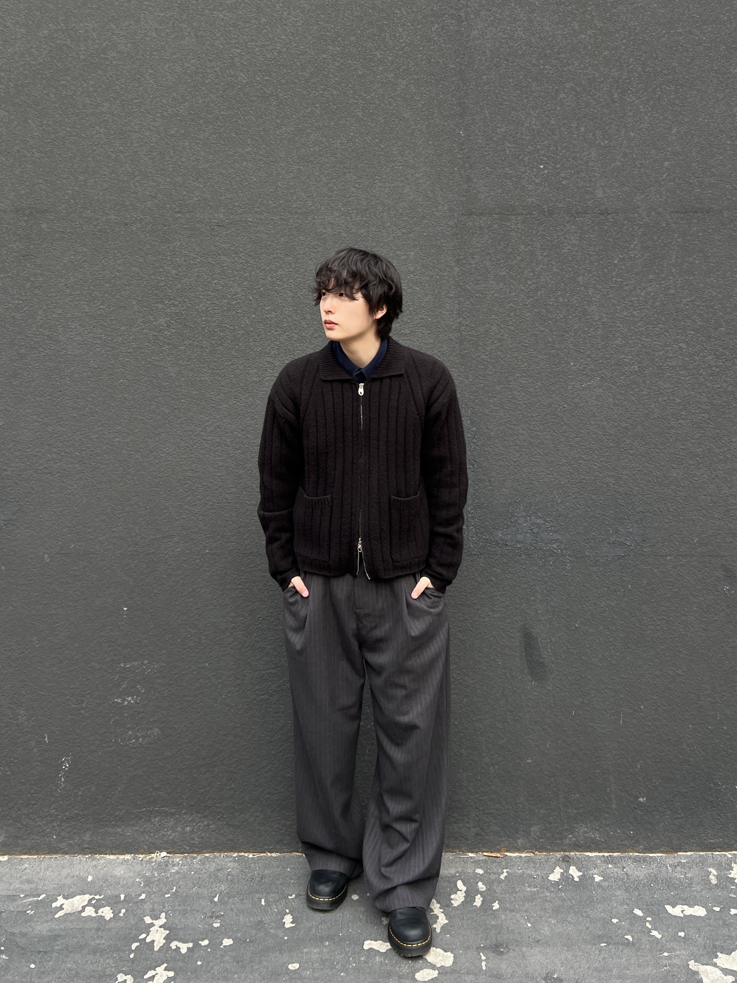 Dr. Martens x Thisisneverthat 1461 Waxed Full Grain Black, DIVEIN HBT Stripe Trousers Charcoal 착용 스타일 - 1