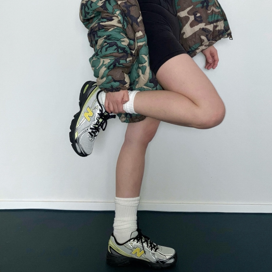 New Balance 740v2 Sea Salt Phantom 착용 스타일