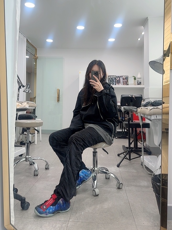 나이키 에어 폼포짓 원 갤럭시 착용 스타일