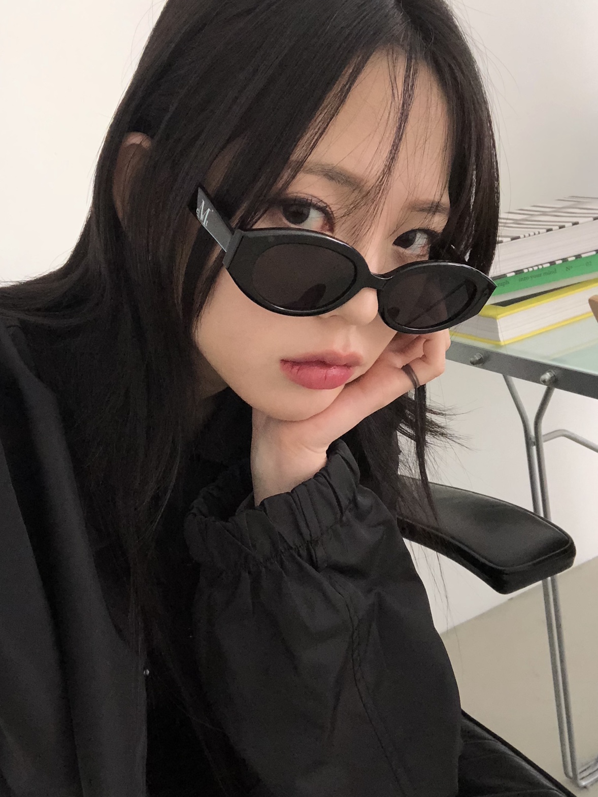 MUCNET Signature Logo Point Sunglasses A Type Black, MUCENT Farrll Windbreaker Black 착용 스타일
