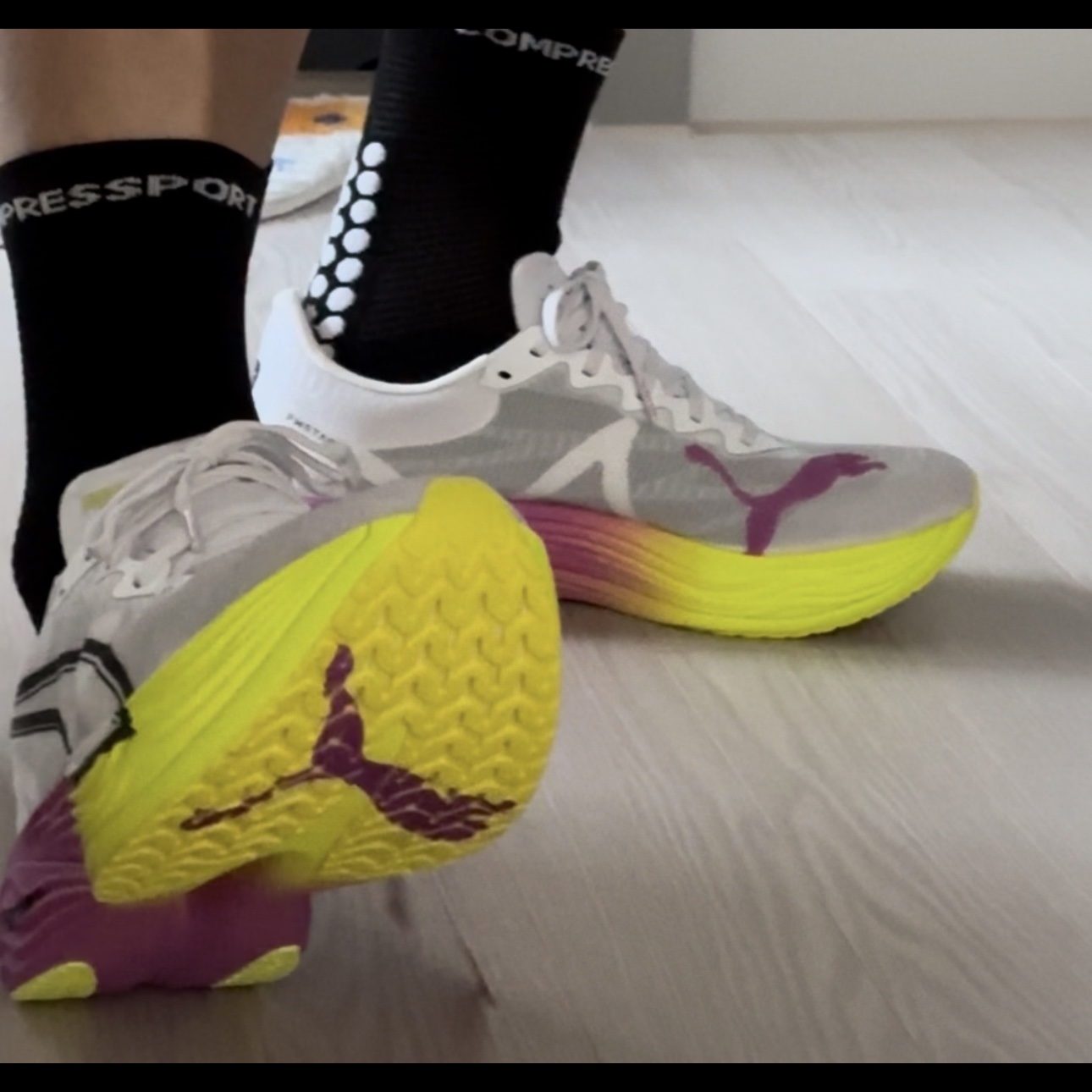 Puma Deviate Nitro Elite 3 White Pure Magenta 착용 스타일
