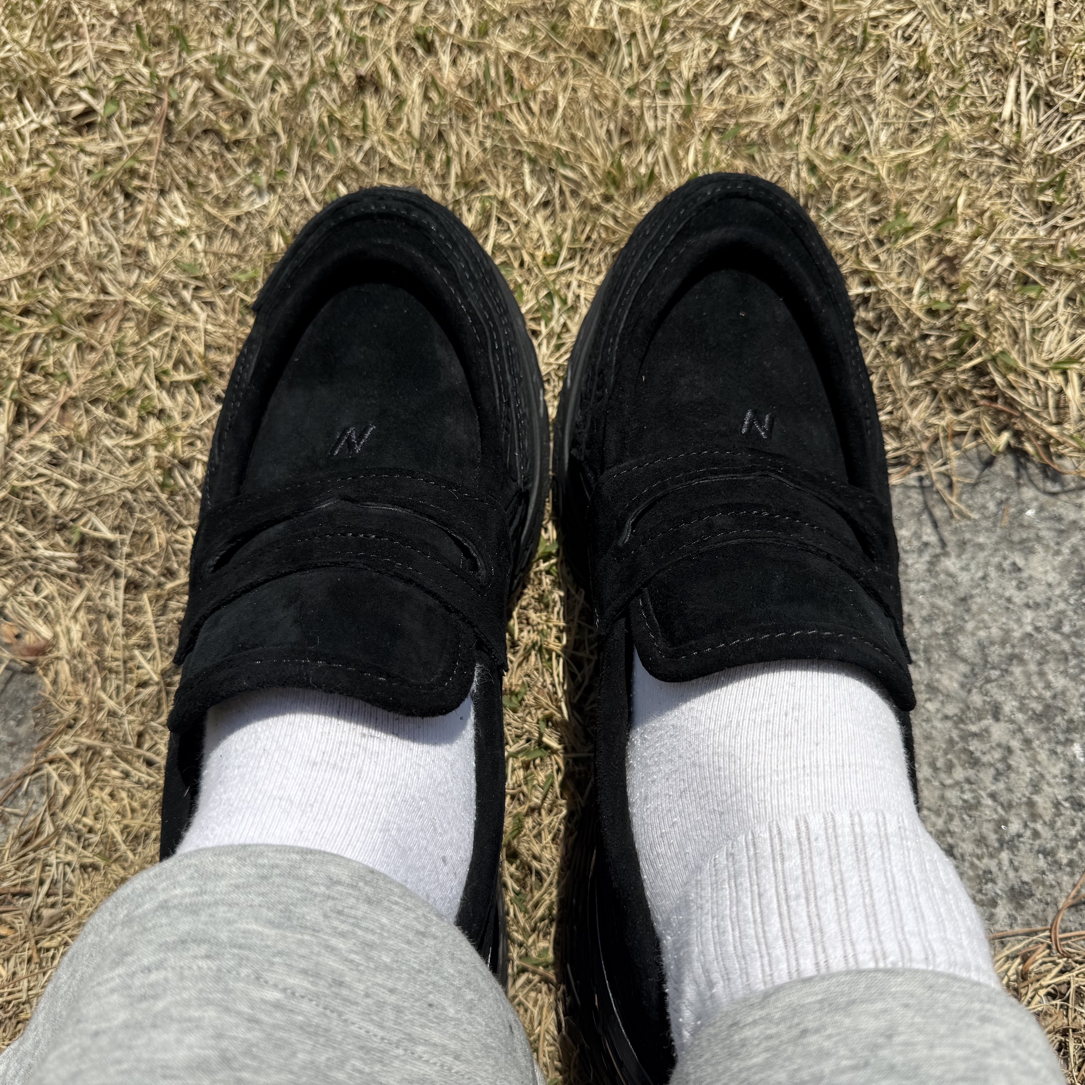 New Balance 1906L Black Black Cement 착용 스타일