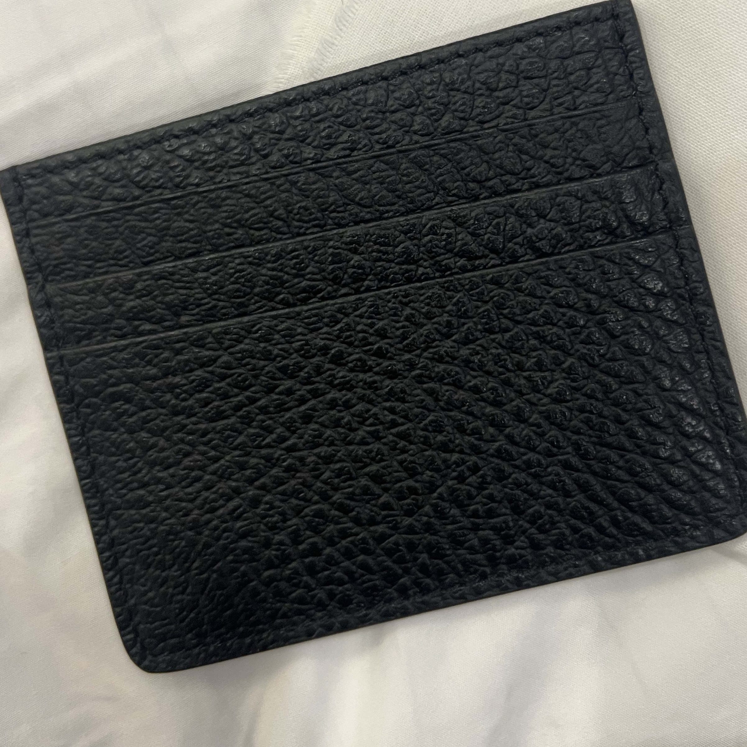 Maison Margiela Stitch Card Holder Black 착용 스타일 - 2