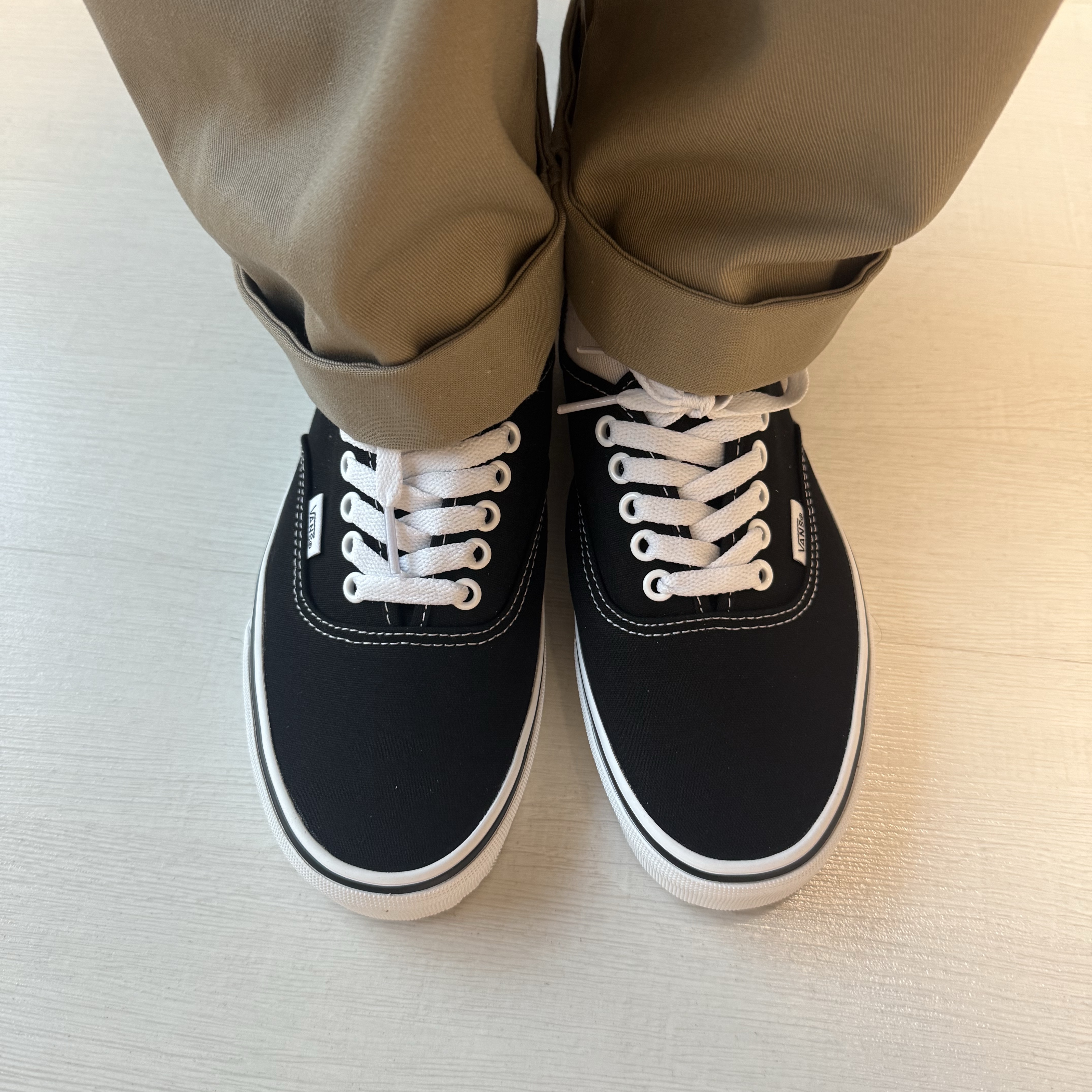 Vans Authentic Black White 착용 스타일