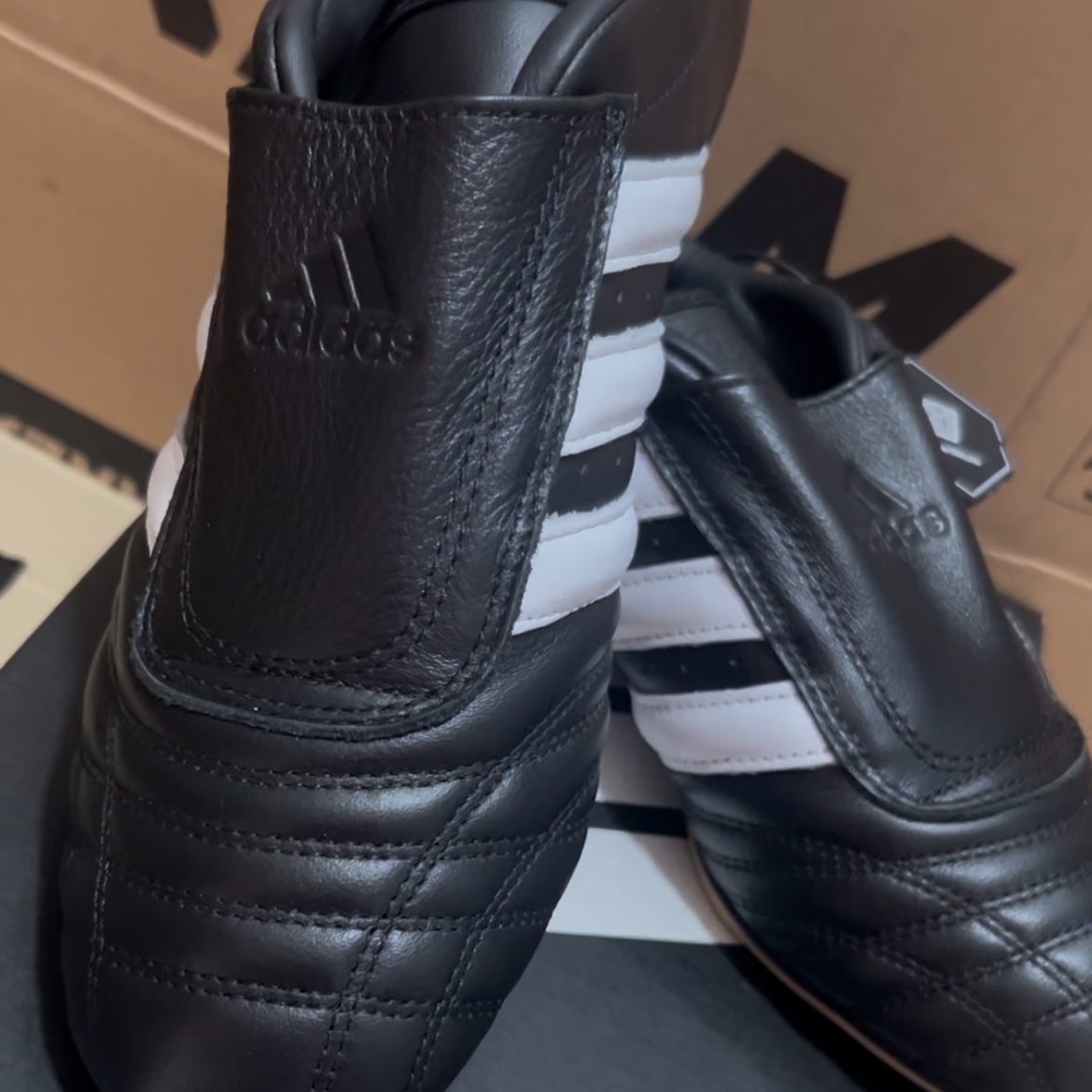 (W) Adidas Taekwondo Core Black Cloud White 착용 스타일 - 1