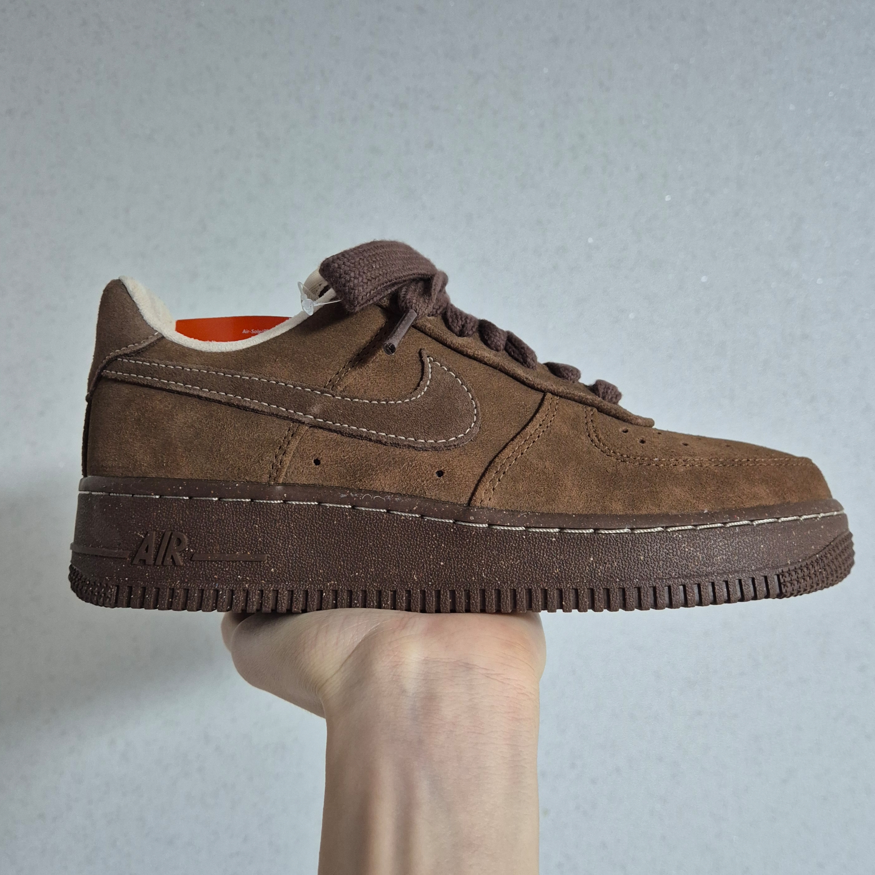 (W) Nike Air Force 1 '07 Cacao Wow 착용 스타일 - 1