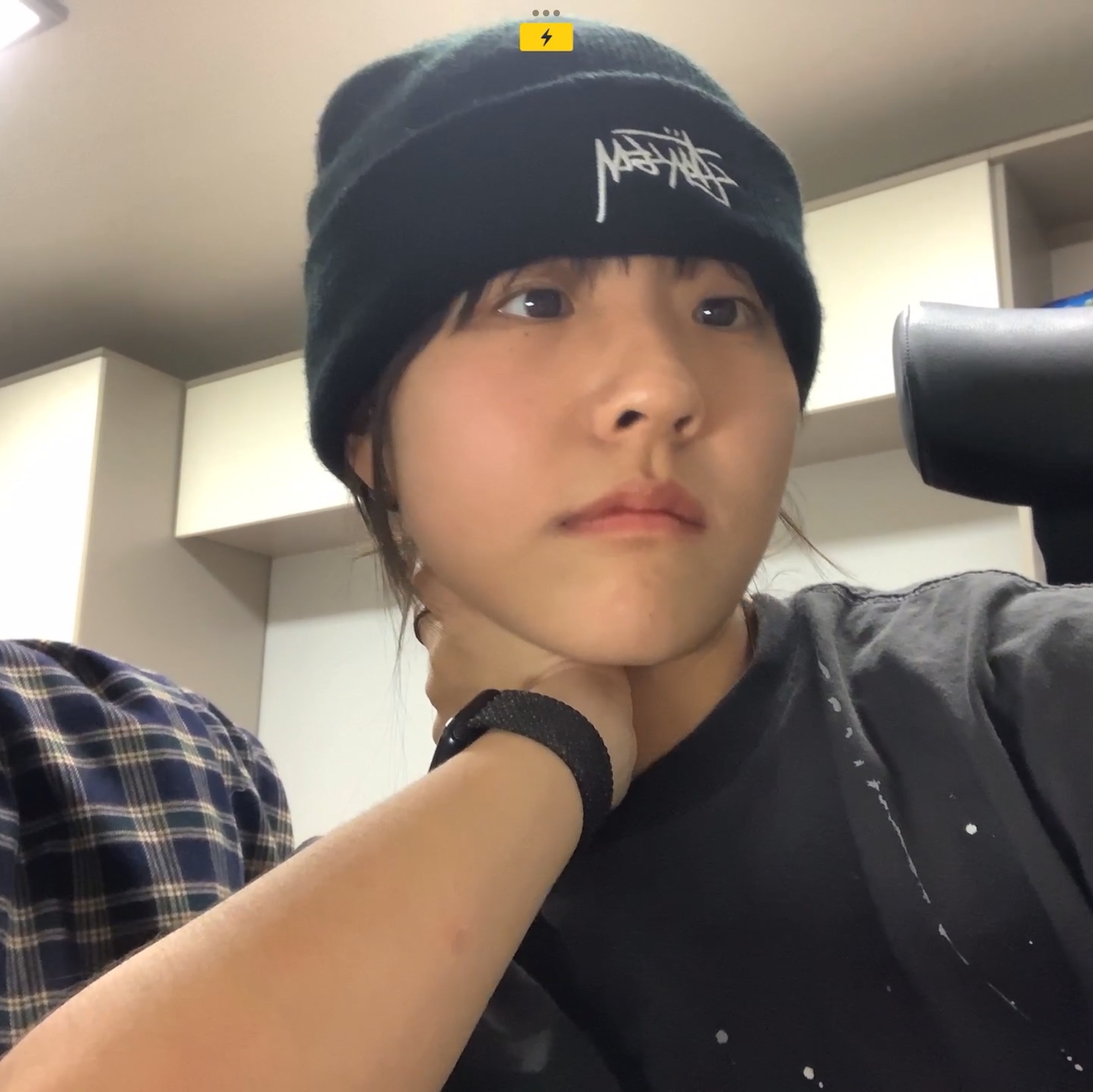 Stussy Stock Cuff Beanie Black 착용 스타일 - 3
