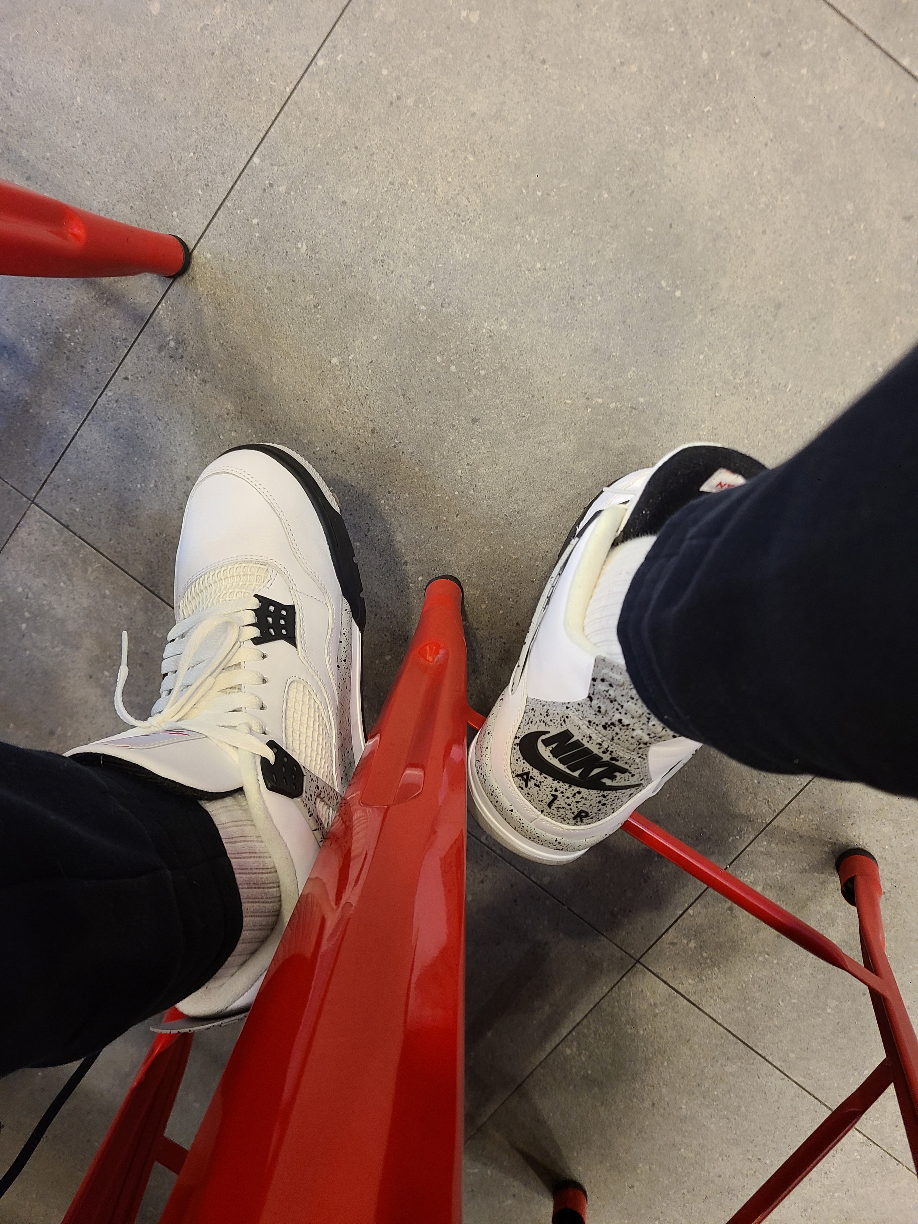 Jordan 4 Retro OG White Cement 2016 착용 스타일 - 3