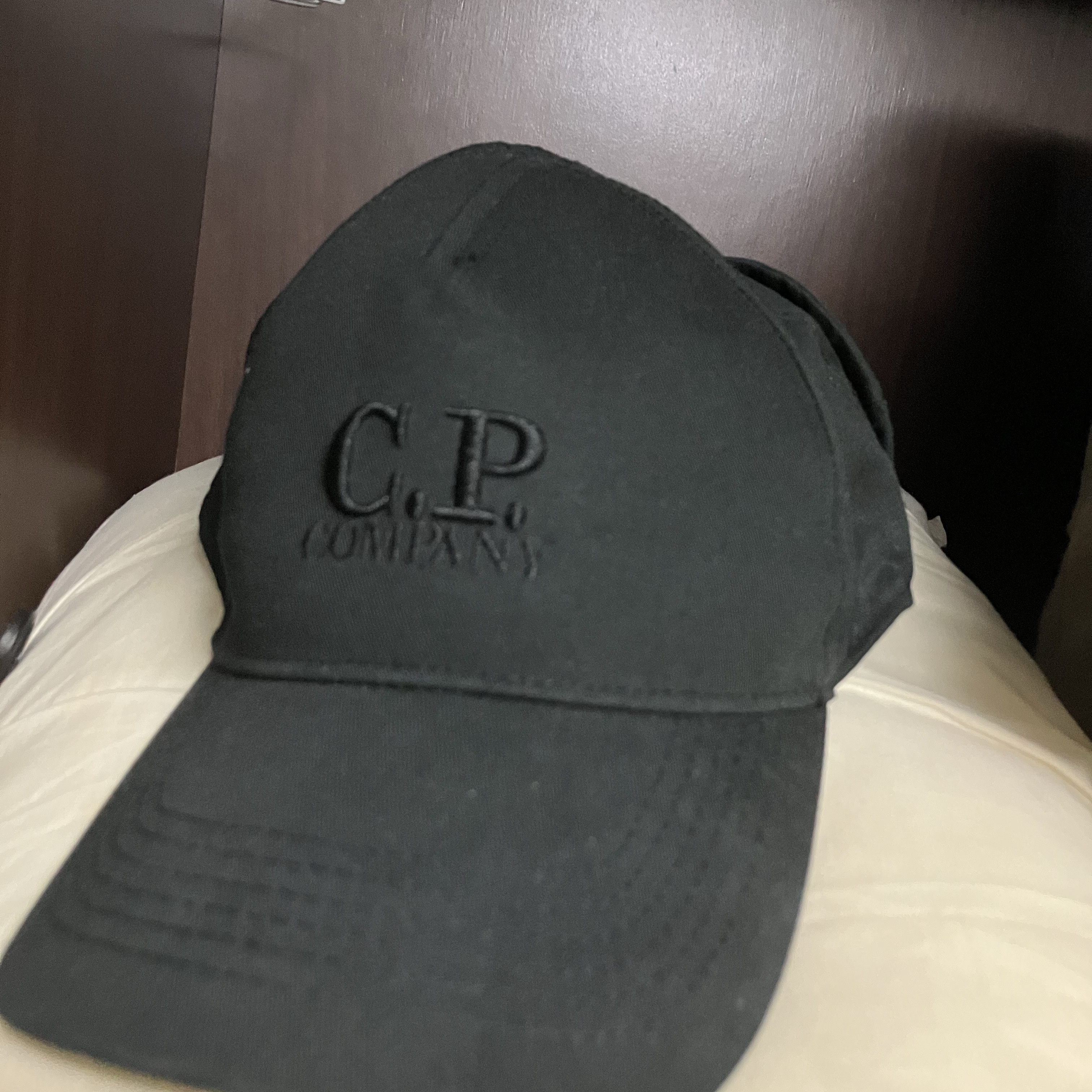 C.P. Company Chrome-R Goggle Cap Black - 22FW 착용 스타일